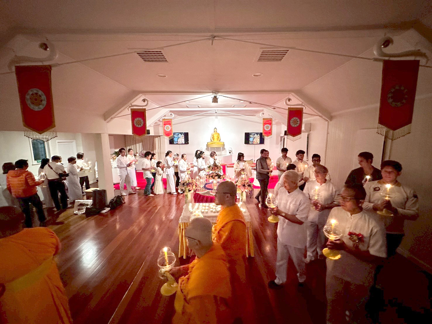 วัดพระธรรมกายโอ๊คแลนด์ จัดงานบุญเนื่องในวันวิสาขบูชา
