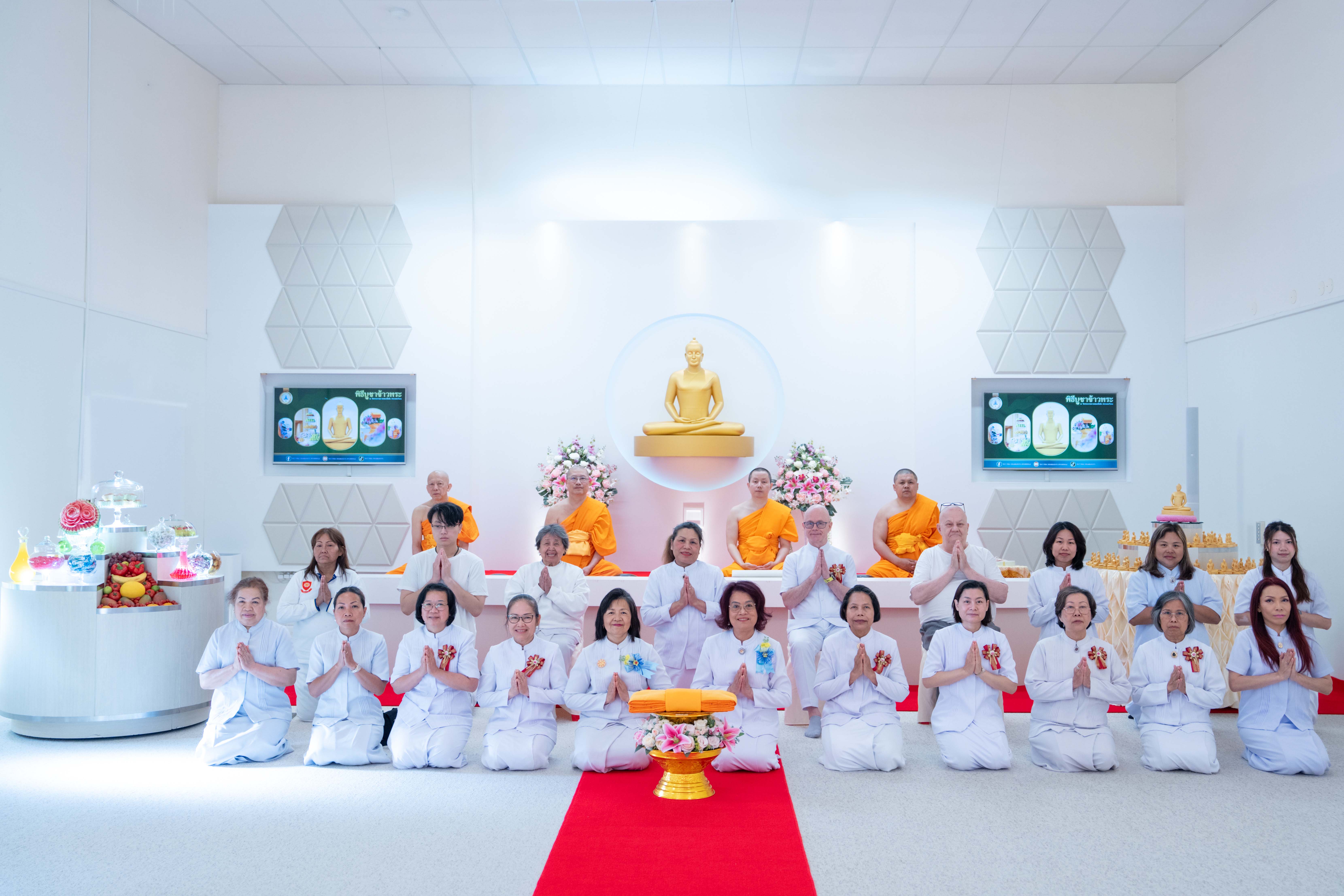 วัดพระธรรมกายสตอกโฮล์ม จัดงานบุญบูชาข้าวพระ