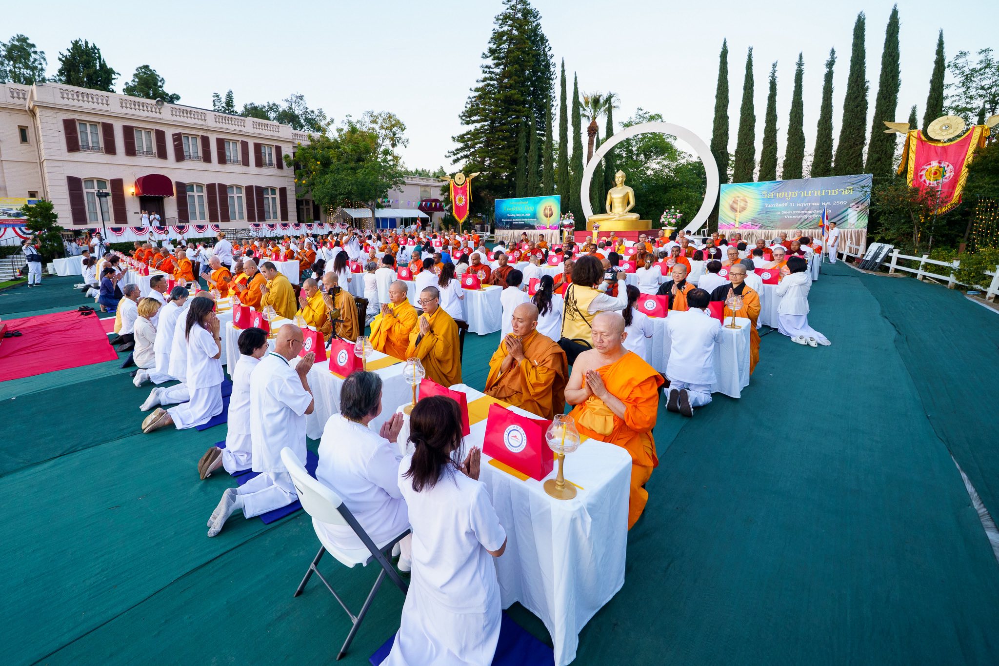วัดพระธรรมกายแคลิฟอร์เนีย จัดงานวันวิสาขบูชานานาชาติ