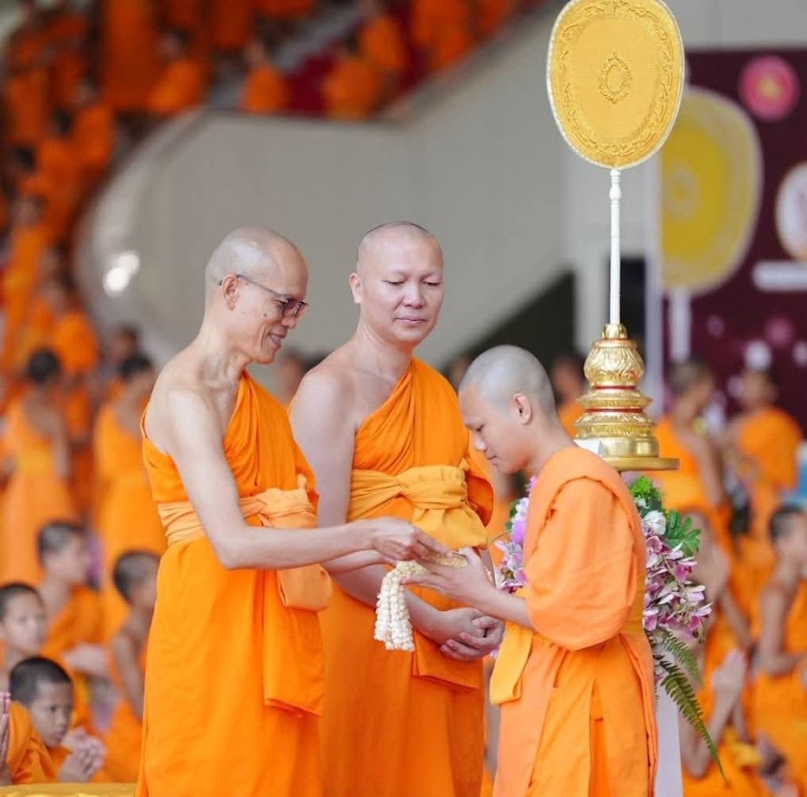 พิธีส่งพระมหาเปรียญธรรม ผู้สอบได้เปรียญธรรม ๙,๖ ประโยค เข้าพิธีทรงตั้งเปรียญธรรม