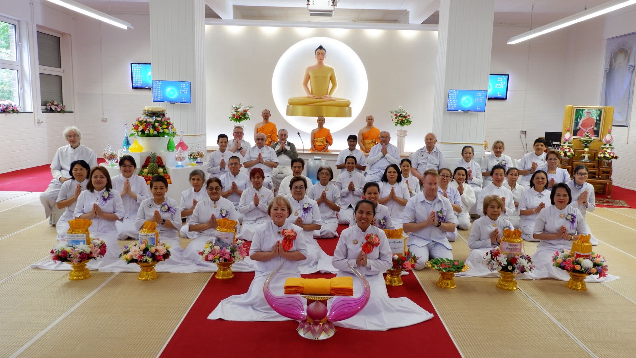 วัดพุทธนอร์ดไรน์เวสท์ฟาเลน จัดงานบุญบูชาข้าวพระ