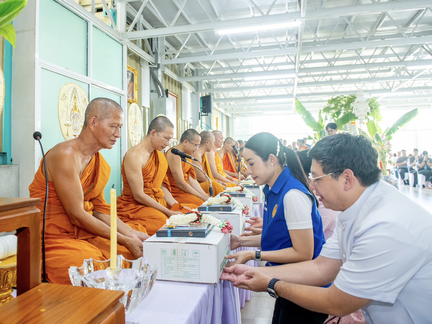 วัดพระธรรมกาย ร่วมทอดผ้าป่าเพื่อการศึกษาศูนย์การศึกษาพระปริยัติธรรม สำนักเรียนวัดโมลีโลกยาราม