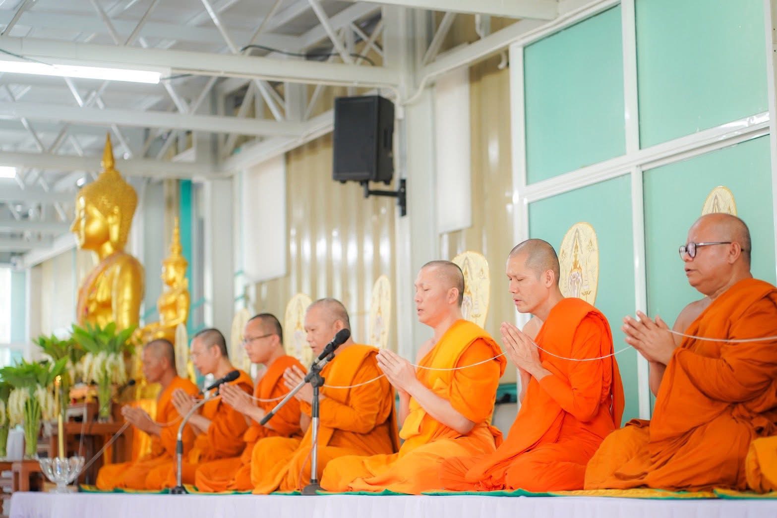 วัดพระธรรมกาย ร่วมทอดผ้าป่าเพื่อการศึกษาศูนย์การศึกษาพระปริยัติธรรม สำนักเรียนวัดโมลีโลกยาราม
