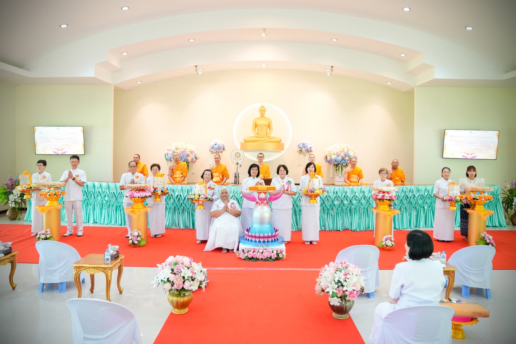 ธุดงคสถานบ้านหมี่ จัดพิธีทอดผ้าป่าสามัคคี