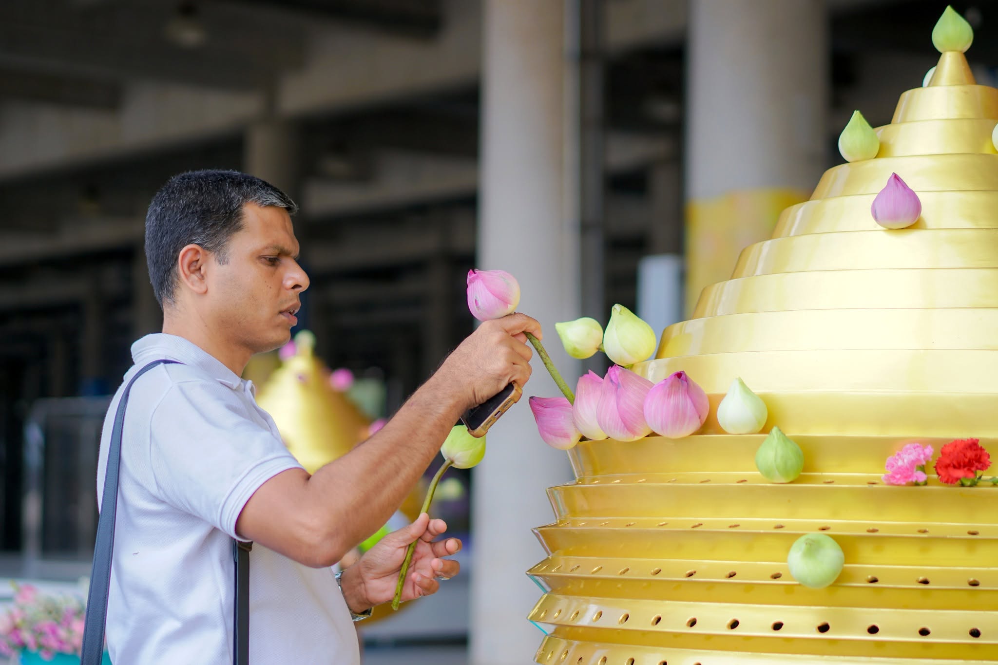 นักธุรกิจชาวศรีลังกา เดินทางมาเยี่ยมวัดพระธรรมกาย