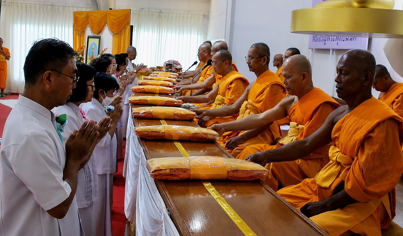 ธรรมอุทยานบ้านแป้ง จังหวัดสิงห์บุรี จัดพิธีทอดผ้าป่าครบรอบ 14 ปี เพื่องานพระพุทธศาสนา
