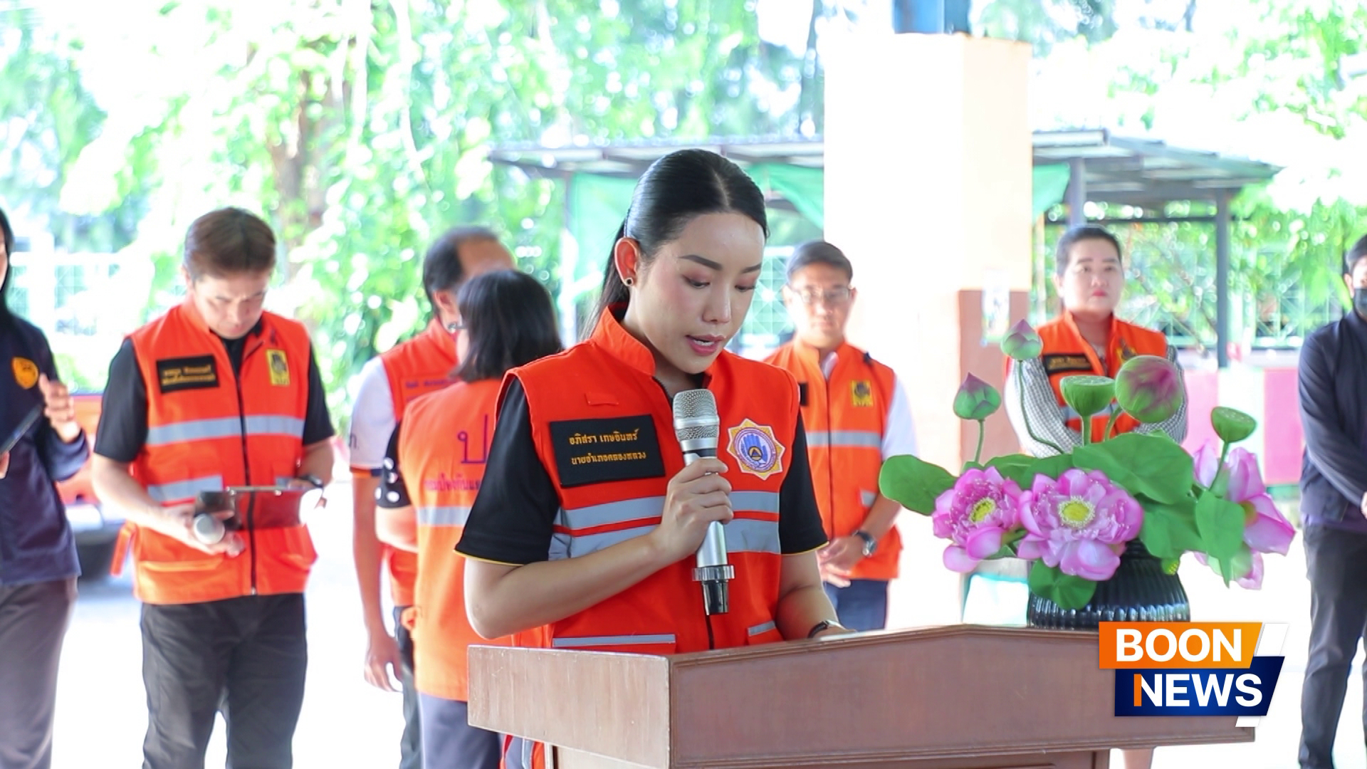 วัดพระธรรมกาย มูลนิธิธรรมกาย และคณะศิษย์ สนับสนุนโครงการปรับปรุงพื้นที่เพื่อความปลอดภัยหน้า โรงเรียนสังข์อ่ำวิทยา