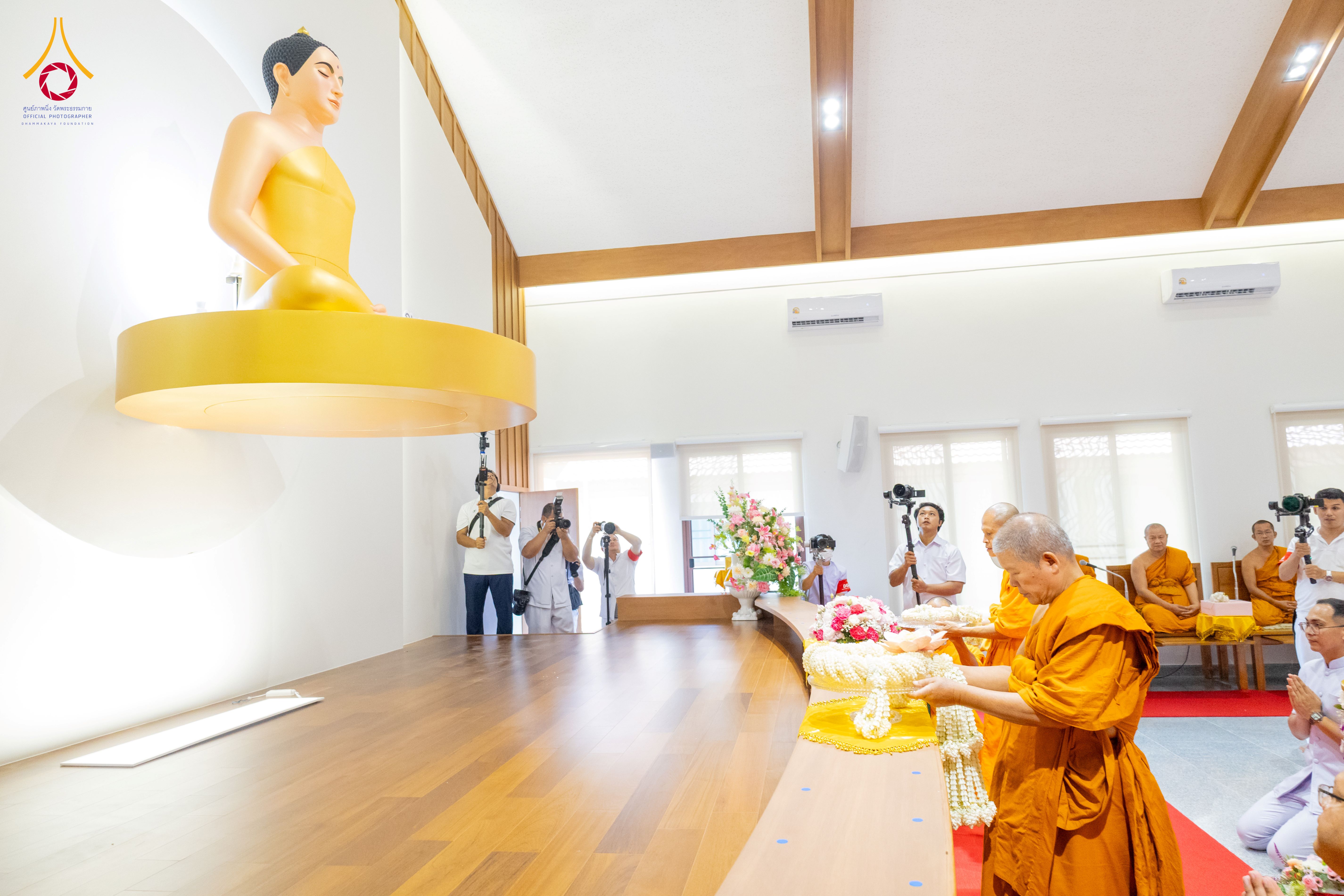 พิธีอัญเชิญพระประธาน และพิธีบรรจุพระบรมสารีริกธาตุ เพื่อประดิษฐาน ณ อาคารสมปรารถนา วัดกลางธนรินทร์