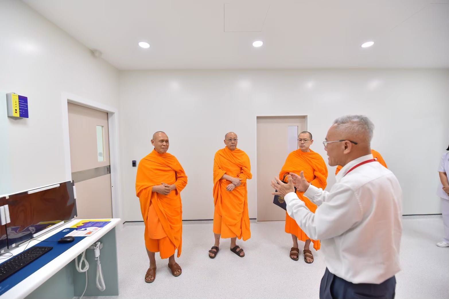 วัดพระธรรมกายมอบ 40 ล้านบาท สร้างห้องสวนหัวใจและผ่าตัดไฮบริดของศูนย์การแพทย์ธรรมศาสตร์