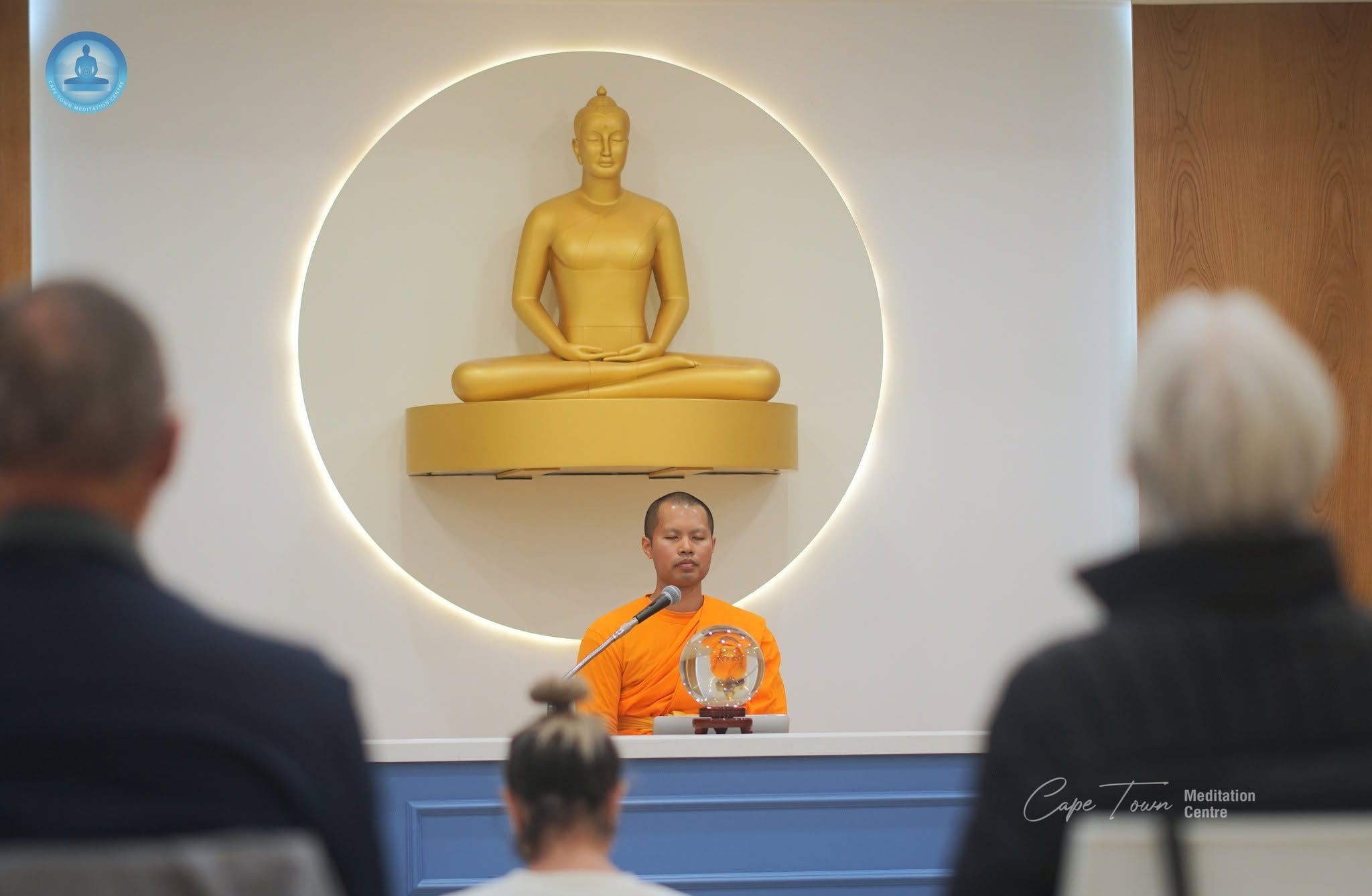 วัดพุทธเคปทาวน์ จัดปฏิบัติธรรมให้กับชาวท้องถิ่น