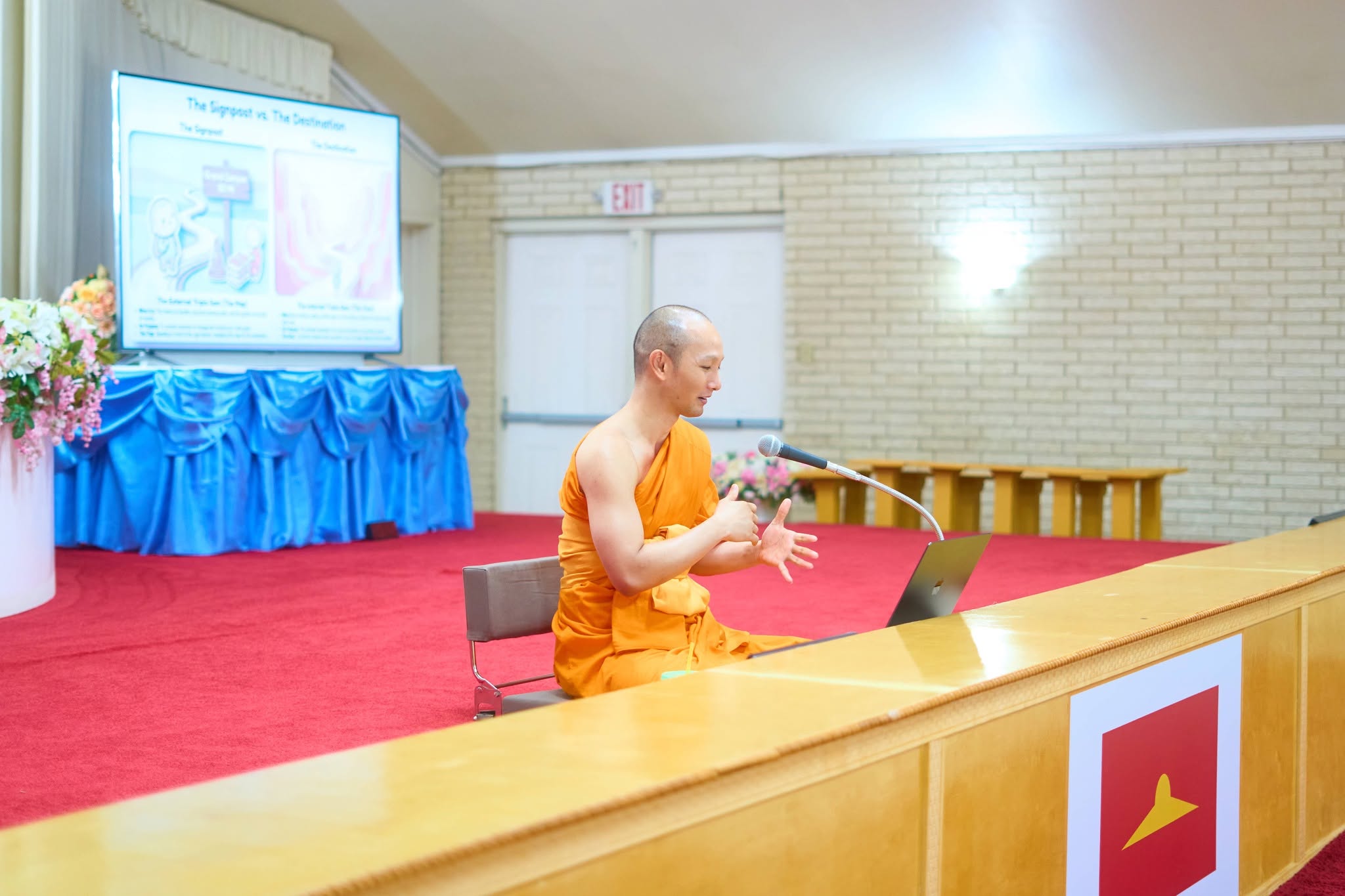 คลาสพระพุทธศาสนาและคลาสสมาธิ ณ วัดพระธรรมกายเท็กซัส