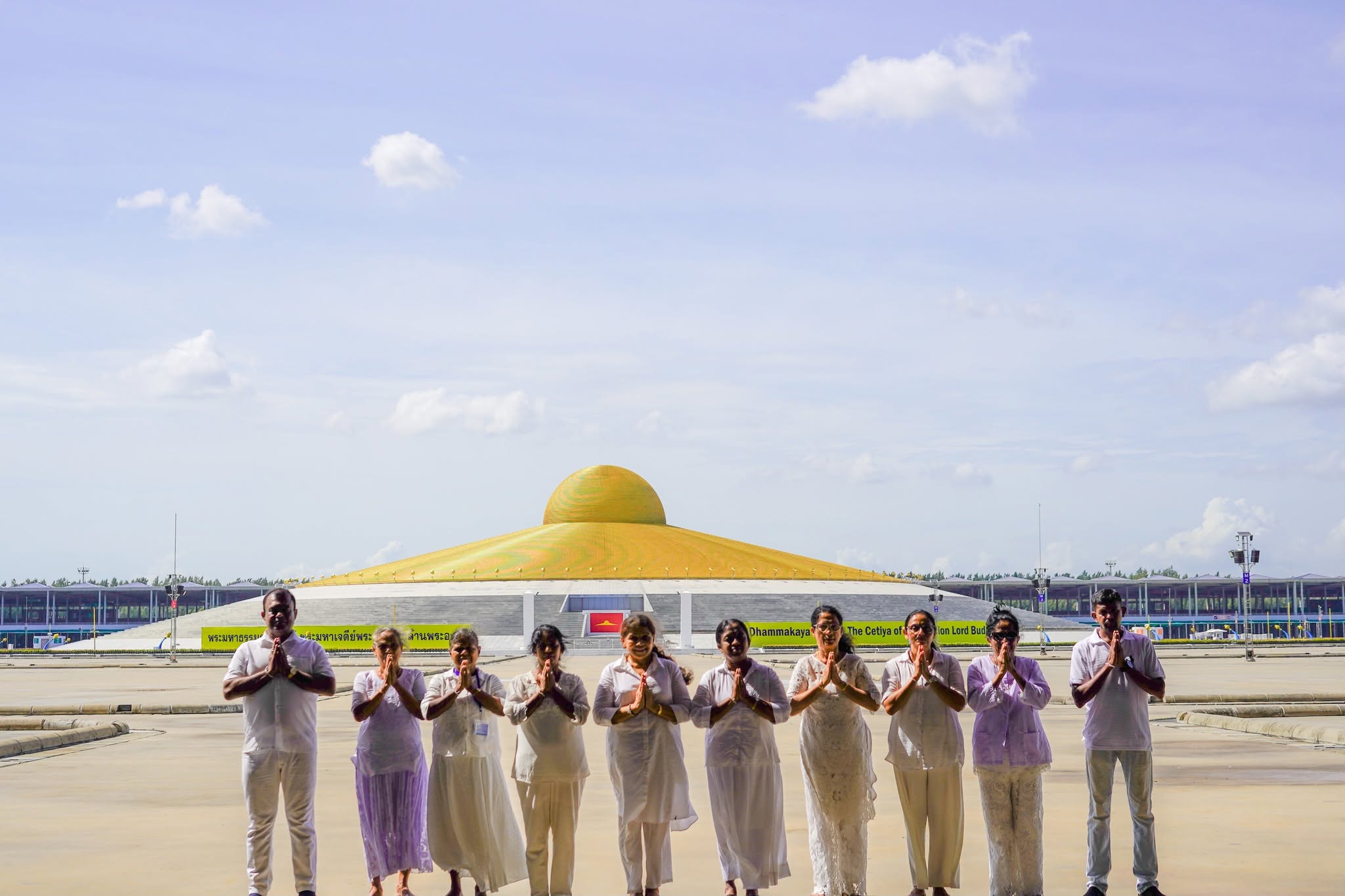 คณะผู้แสวงบุญจากประเทศศรีลังกา เดินทางมาเยี่ยมชมวัดพระธรรมกาย
