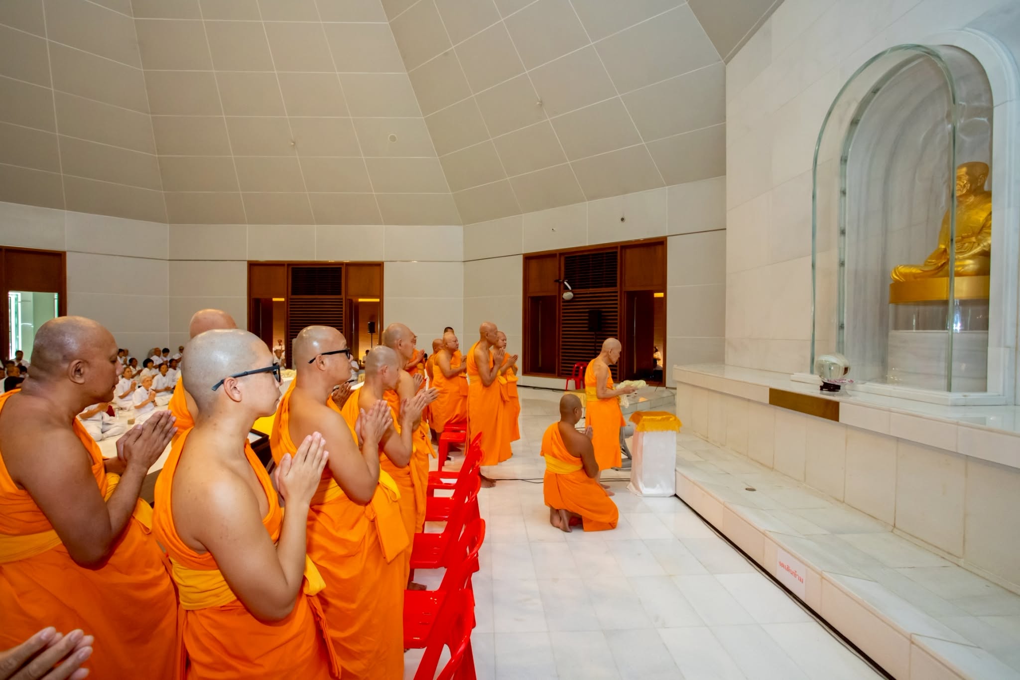 ศูนย์ปฏิบัติธรรมพระมงคลเทพมุนี จัดพิธีสักการะพระมงคลเทพมุนี (สด จนฺทสโร) และพิธีทอดผ้าป่าสถาปนาองค์พระเจดีย์ เพื่อสร้างสันติภาพโลก