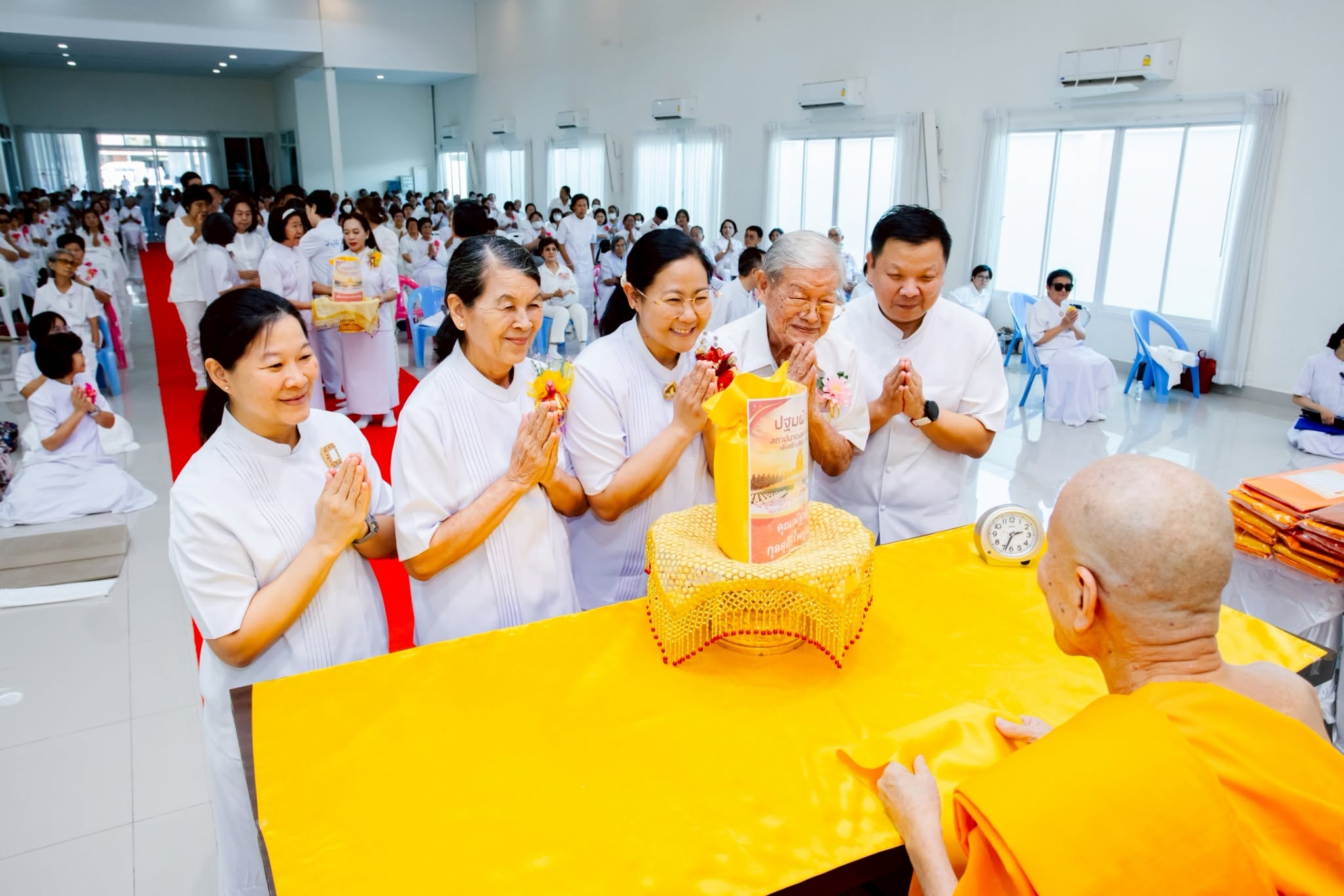 ศูนย์ปฏิบัติธรรมพระมงคลเทพมุนี จัดพิธีสักการะพระมงคลเทพมุนี (สด จนฺทสโร) และพิธีทอดผ้าป่าสถาปนาองค์พระเจดีย์ เพื่อสร้างสันติภาพโลก