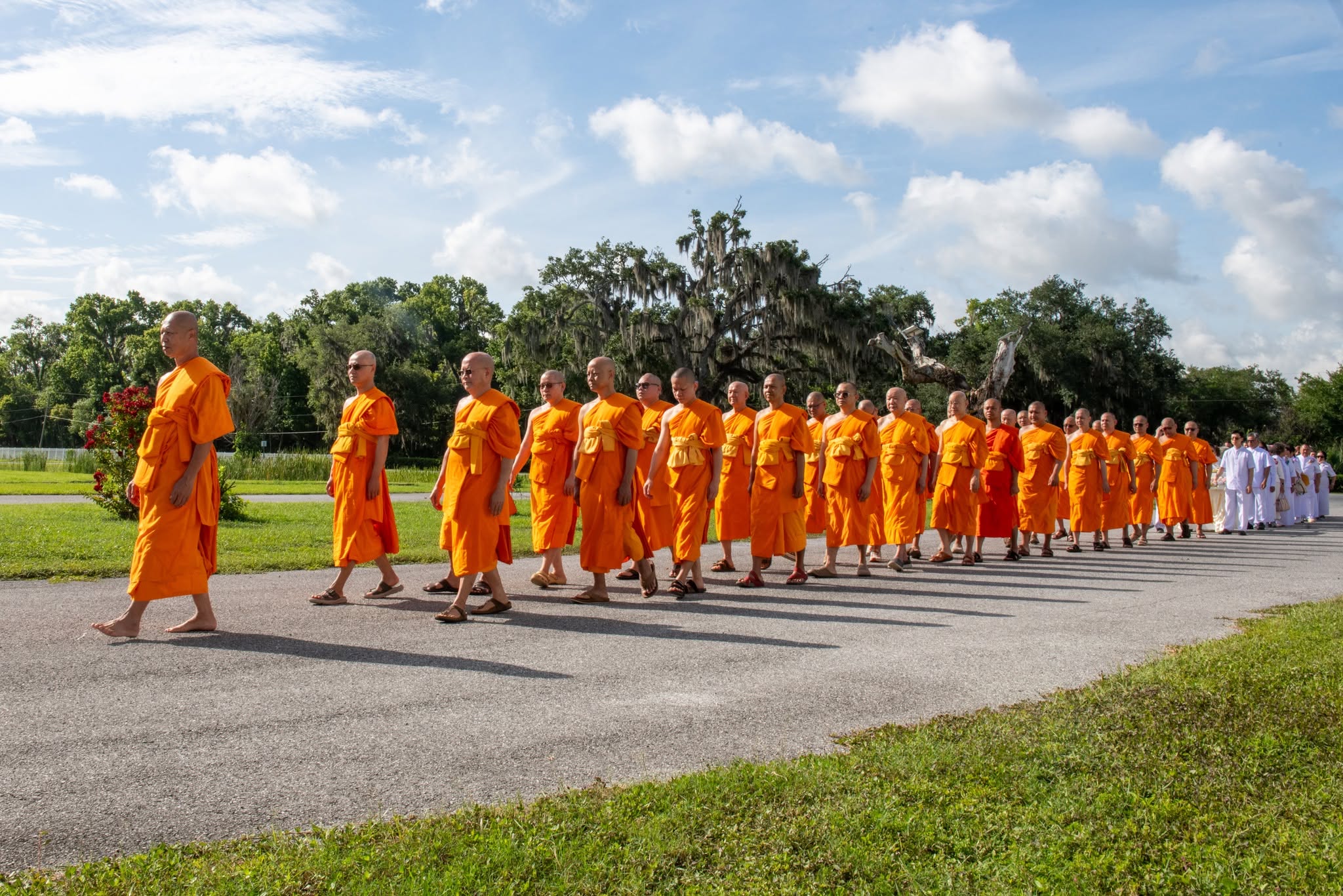 วัดพระธรรมกายฟลอริดา จัดพิธีบรรจุพระบรมสารีริกธาตุ