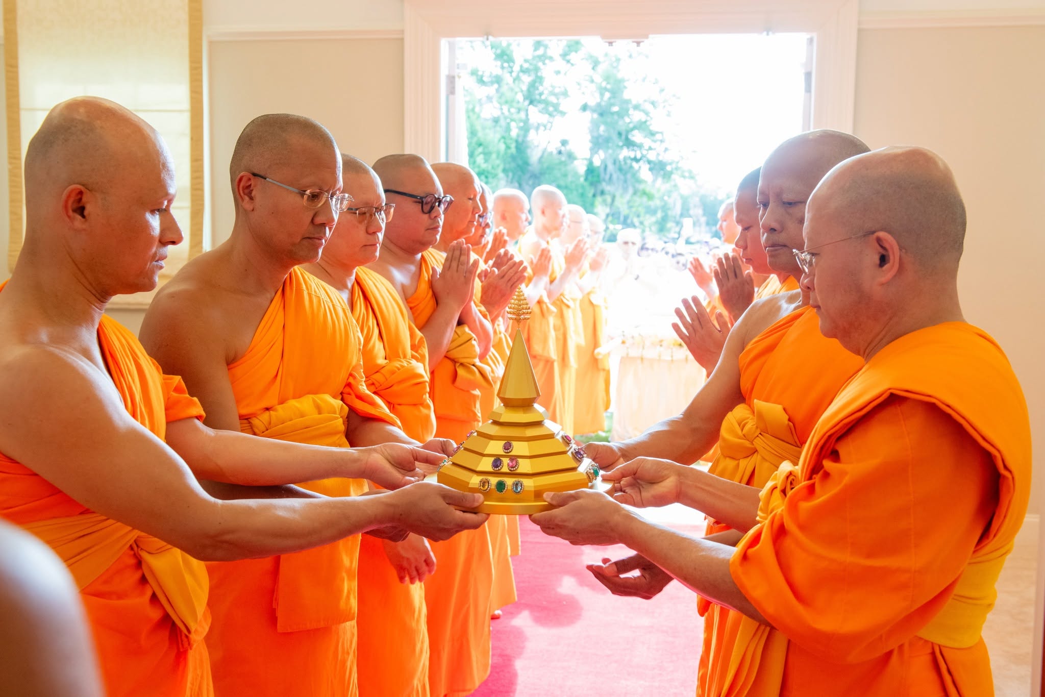 วัดพระธรรมกายฟลอริดา จัดพิธีบรรจุพระบรมสารีริกธาตุ