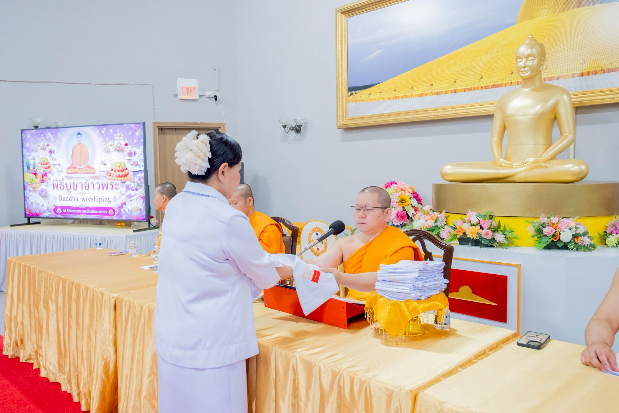 วัดพระธรรมกายมินเนโซตา จัดงานบุญบูชาข้าวพระ และพิธีบวชอุบาสกแก้ว อุบาสิกาแก้ว รุ่นที่ 17 