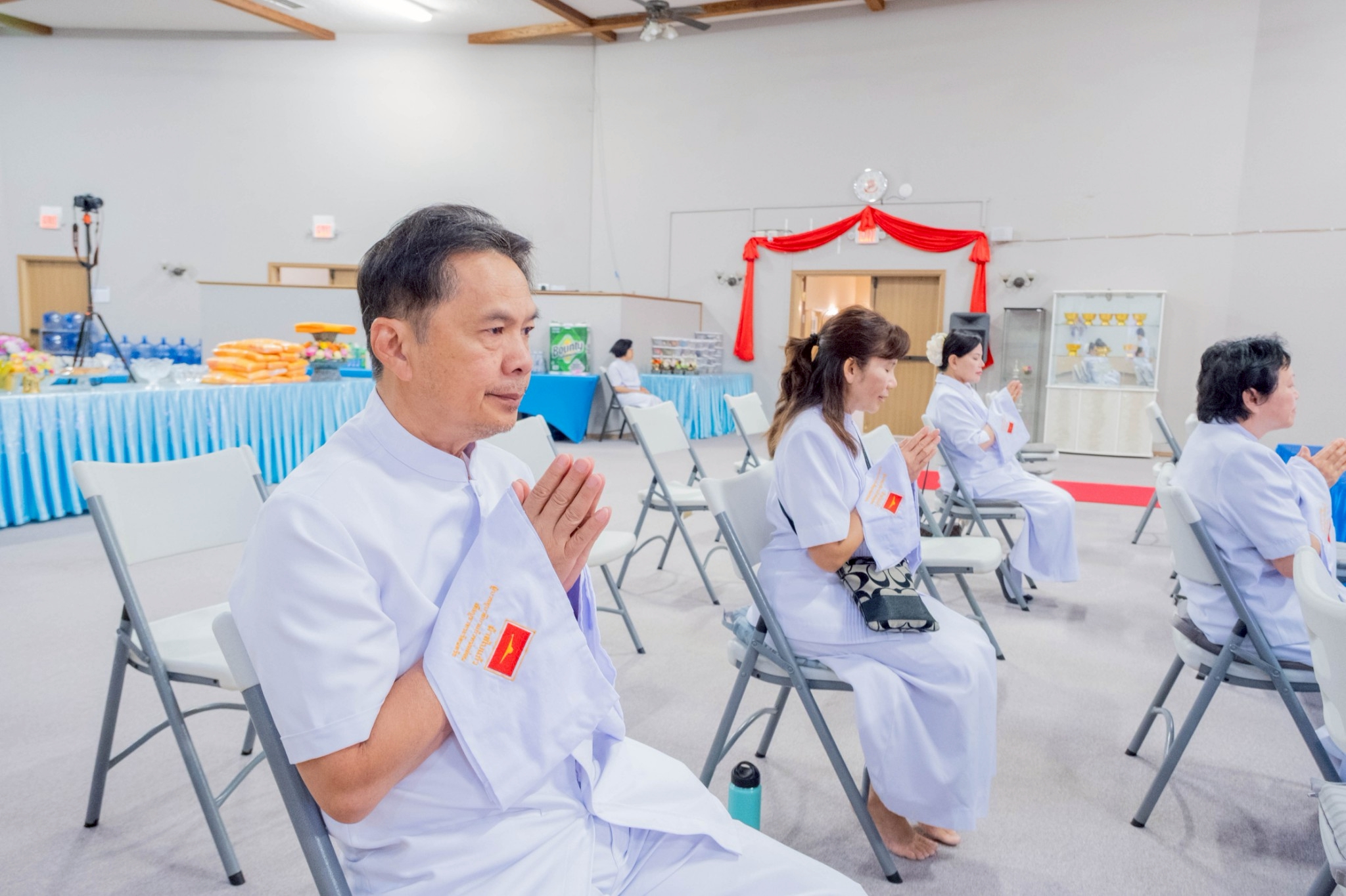 วัดพระธรรมกายมินเนโซตา จัดงานบุญบูชาข้าวพระ และพิธีบวชอุบาสกแก้ว อุบาสิกาแก้ว รุ่นที่ 17 