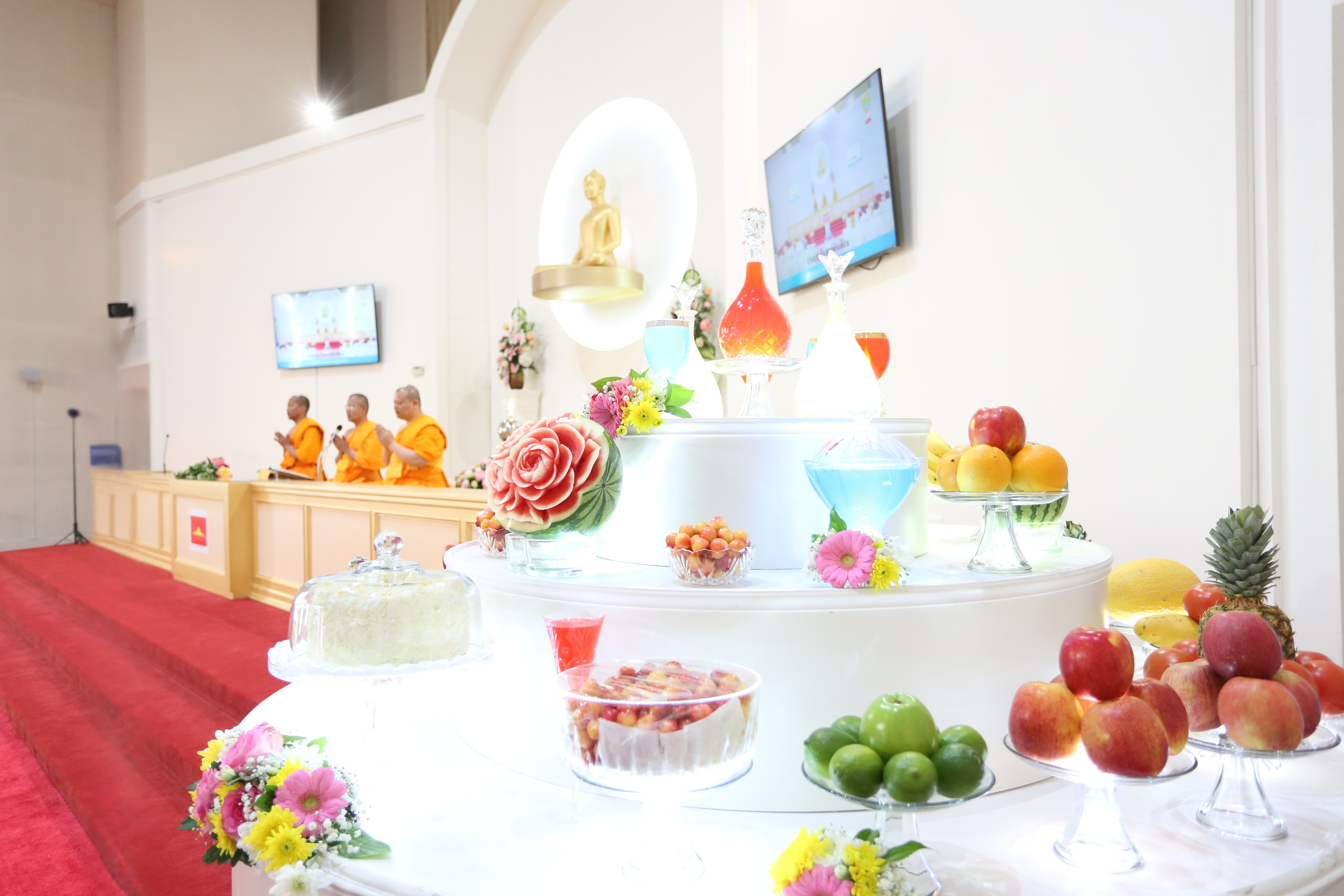 วัดพระธรรมกายออเรกอน จัดงานบุญบูชาข้าวพระ