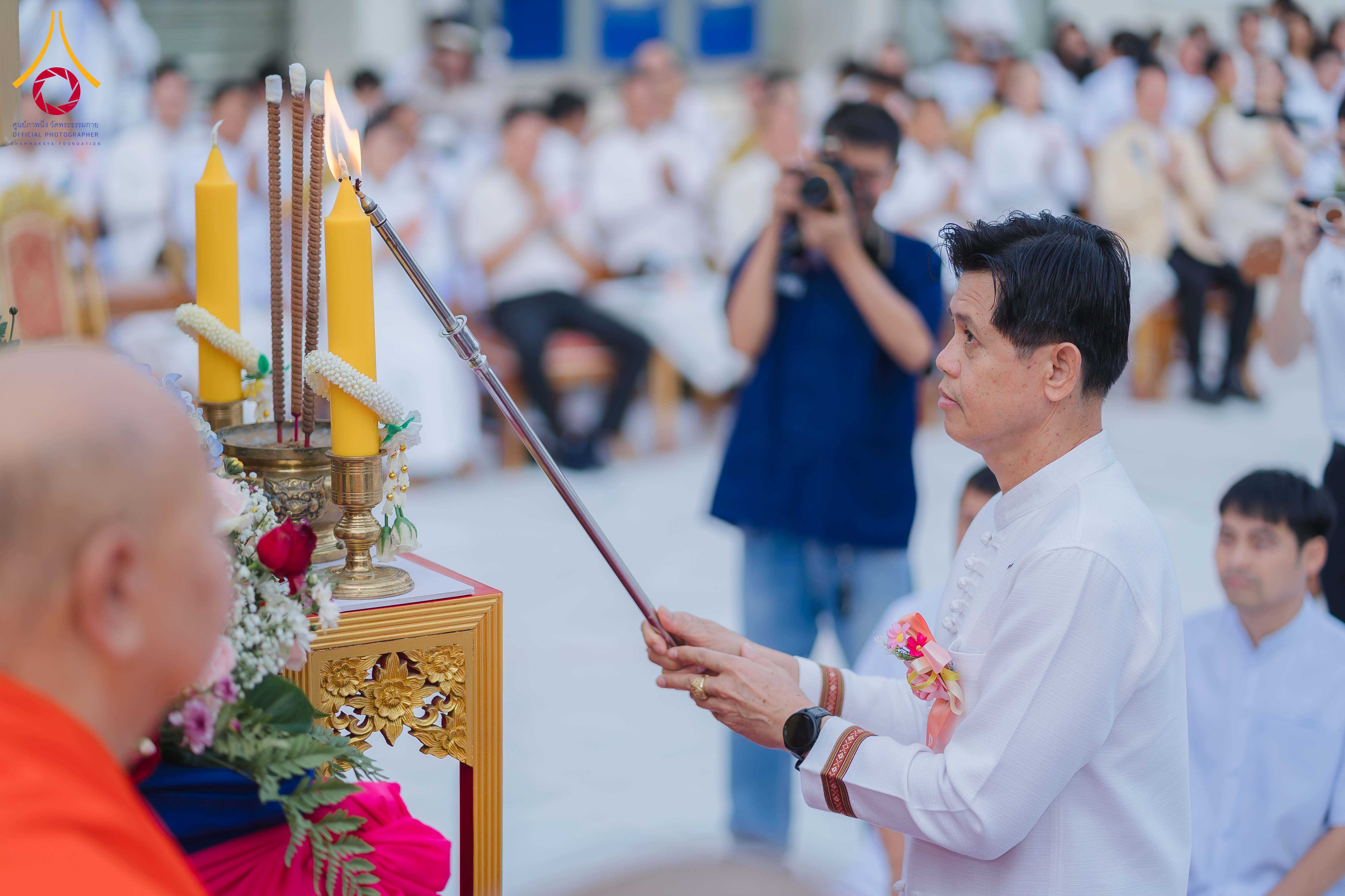 พิธีตักบาตรพระ 1,345 รูป ฉลองครบรอบ 345 ปี เมืองสันกำแพง