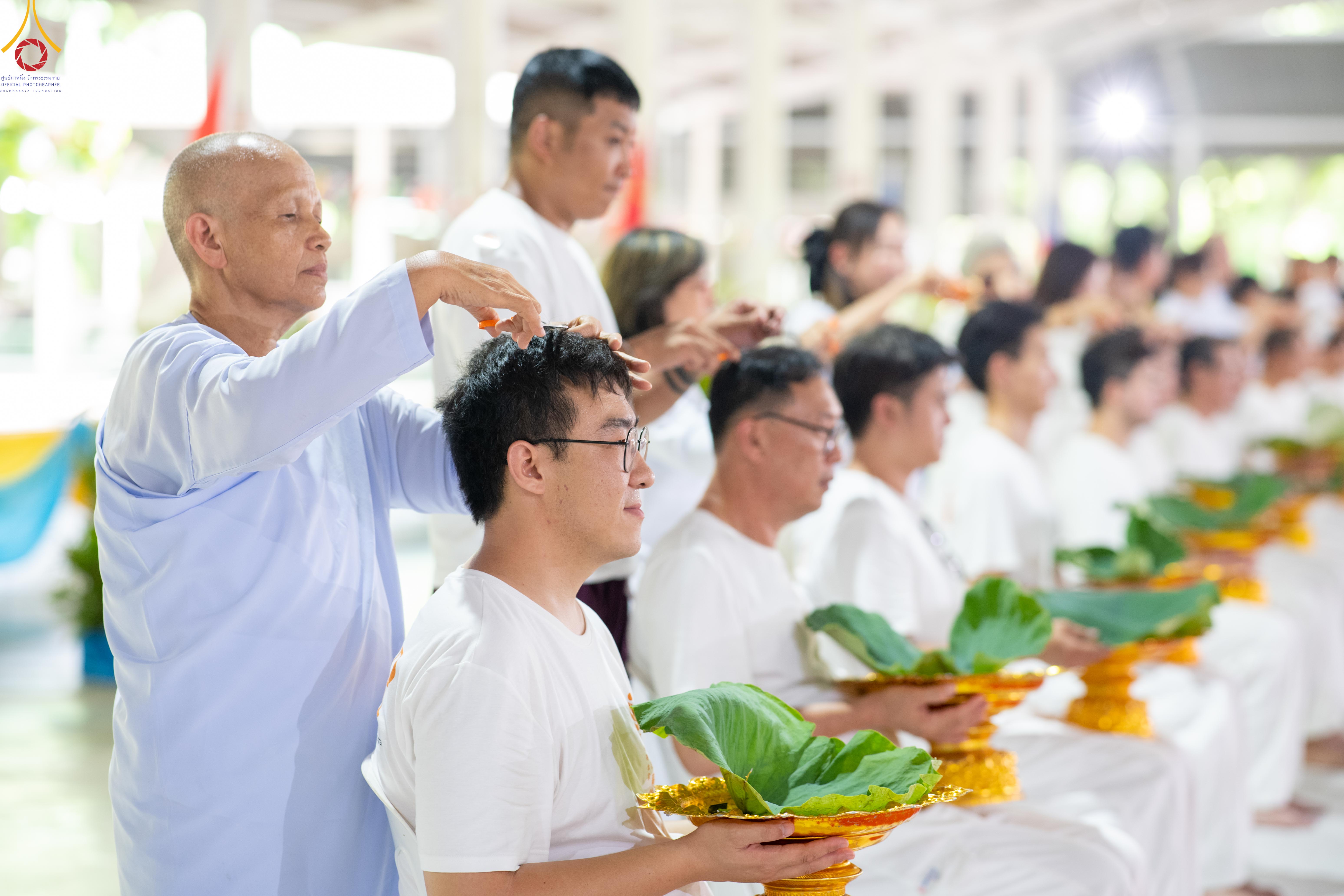วัดพระธรรมกาย จัดพิธีตัดปอยผมและปลงผมธรรมทายาท IDOP รุ่นที่ 21