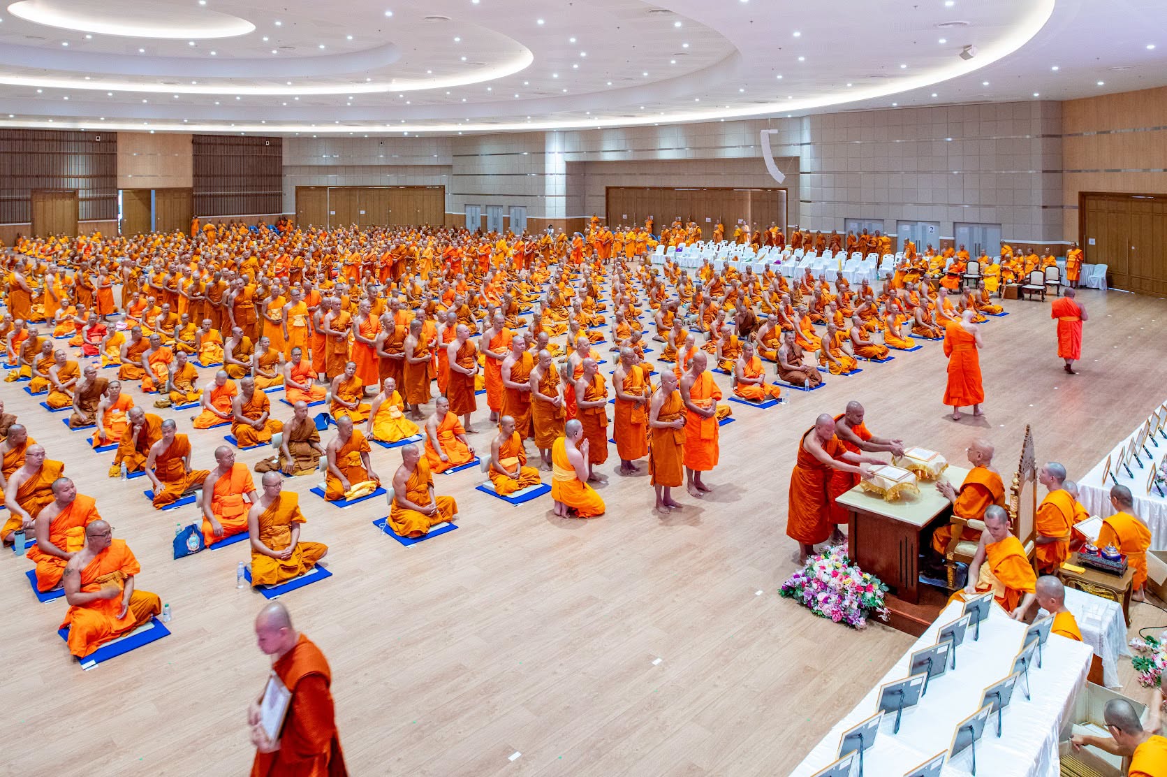 พระพรหมวชิรานุวัตร มอบประกาศนียบัตรแด่พระสังฆาธิการกว่า 1,200 รูป