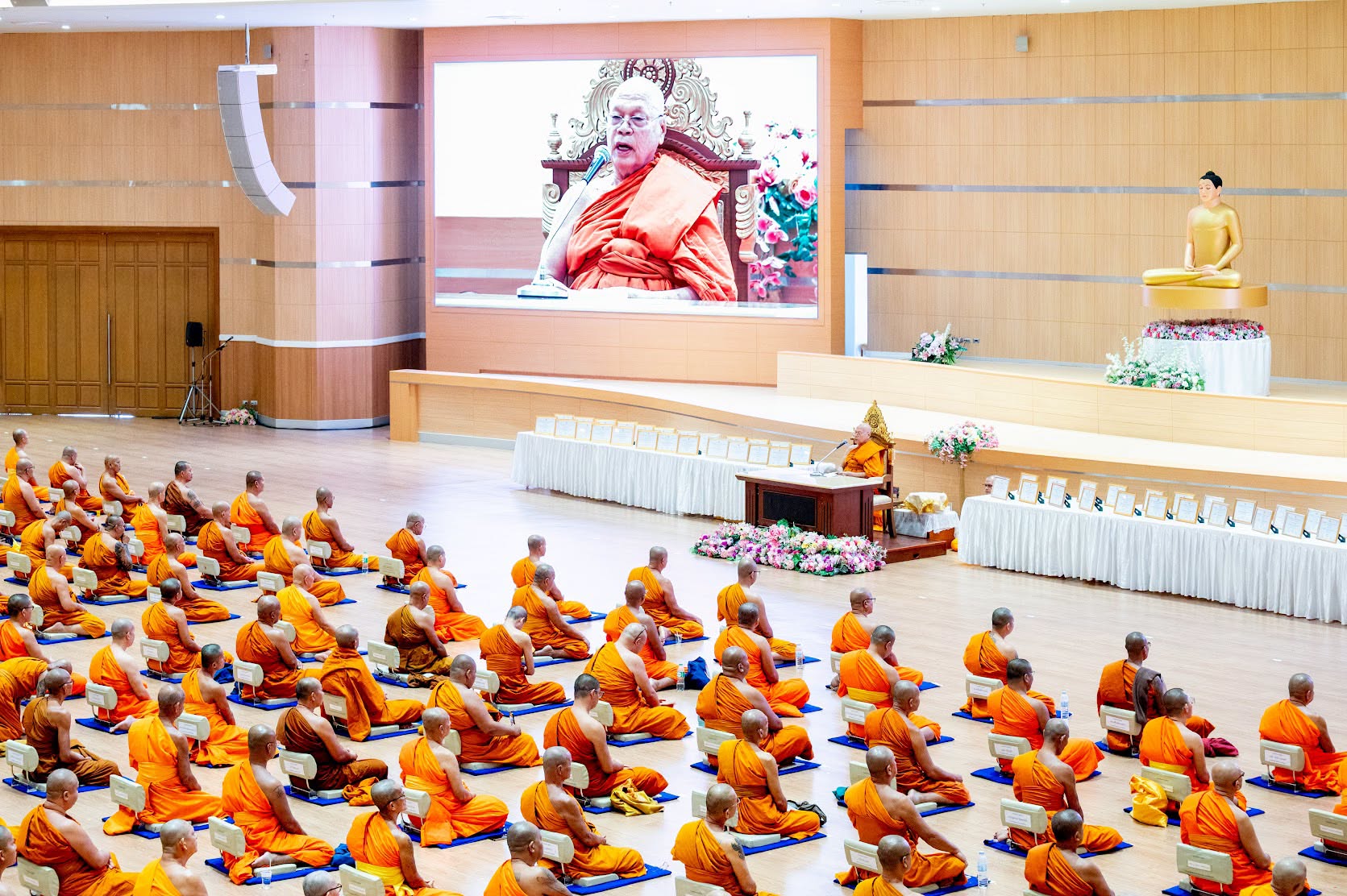 พระพรหมวชิรานุวัตร มอบประกาศนียบัตรแด่พระสังฆาธิการกว่า 1,200 รูป