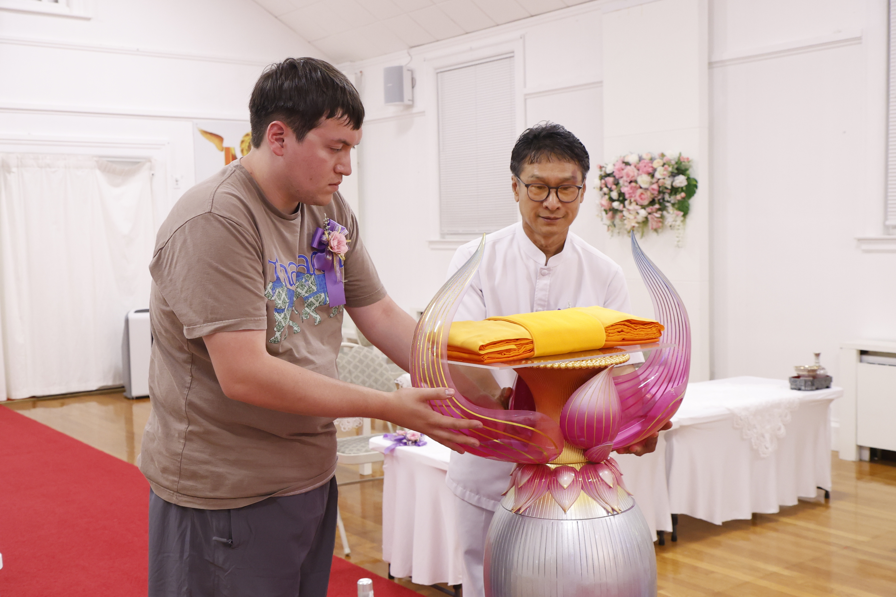 วัดพระธรรมกายบอสตัน จัดงานบุญบูชาข้าวพระ