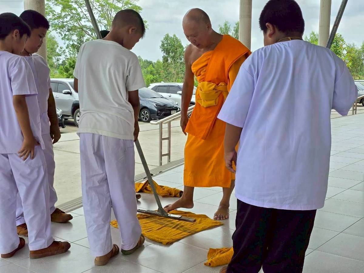 โครงการค่ายปฏิบัติธรรมเฉลิมพระเกียรติ ณ ธุดงคสถานนครสวรรค์