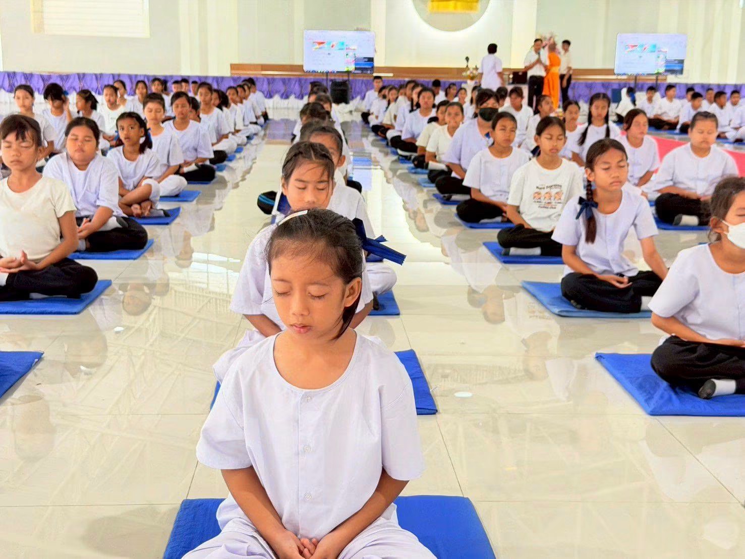 โครงการค่ายปฏิบัติธรรมเฉลิมพระเกียรติ ณ ธุดงคสถานนครสวรรค์