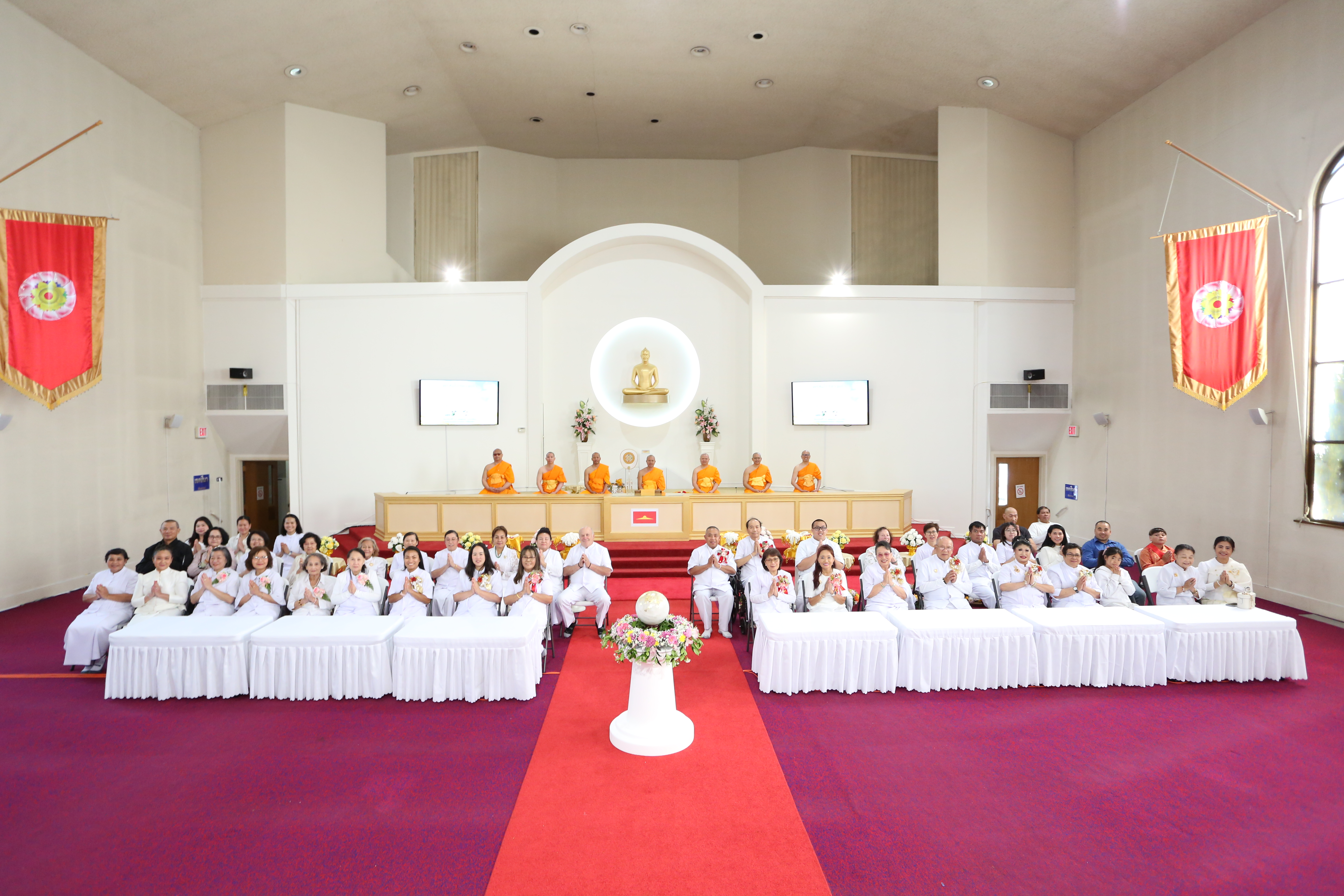 วัดพระธรรมกายออเรกอน จัดพิธีสมโภชดวงแก้วบรมจักรพรรดิรัตนอนันต์ ออเรกอน