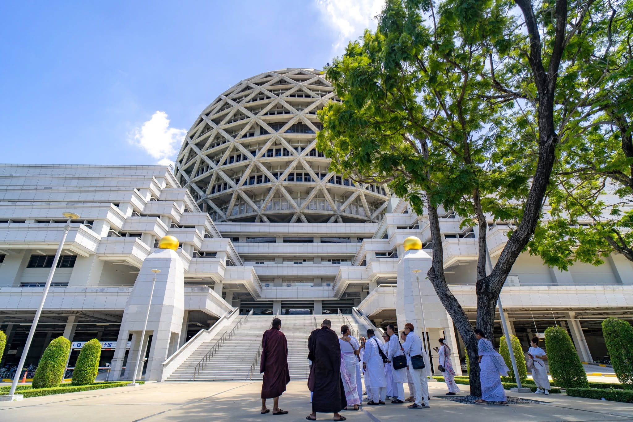 ชาวบังกลาเทศ เดินทางมาเยี่ยมวัดพระธรรมกาย จังหวัดปทุมธานี