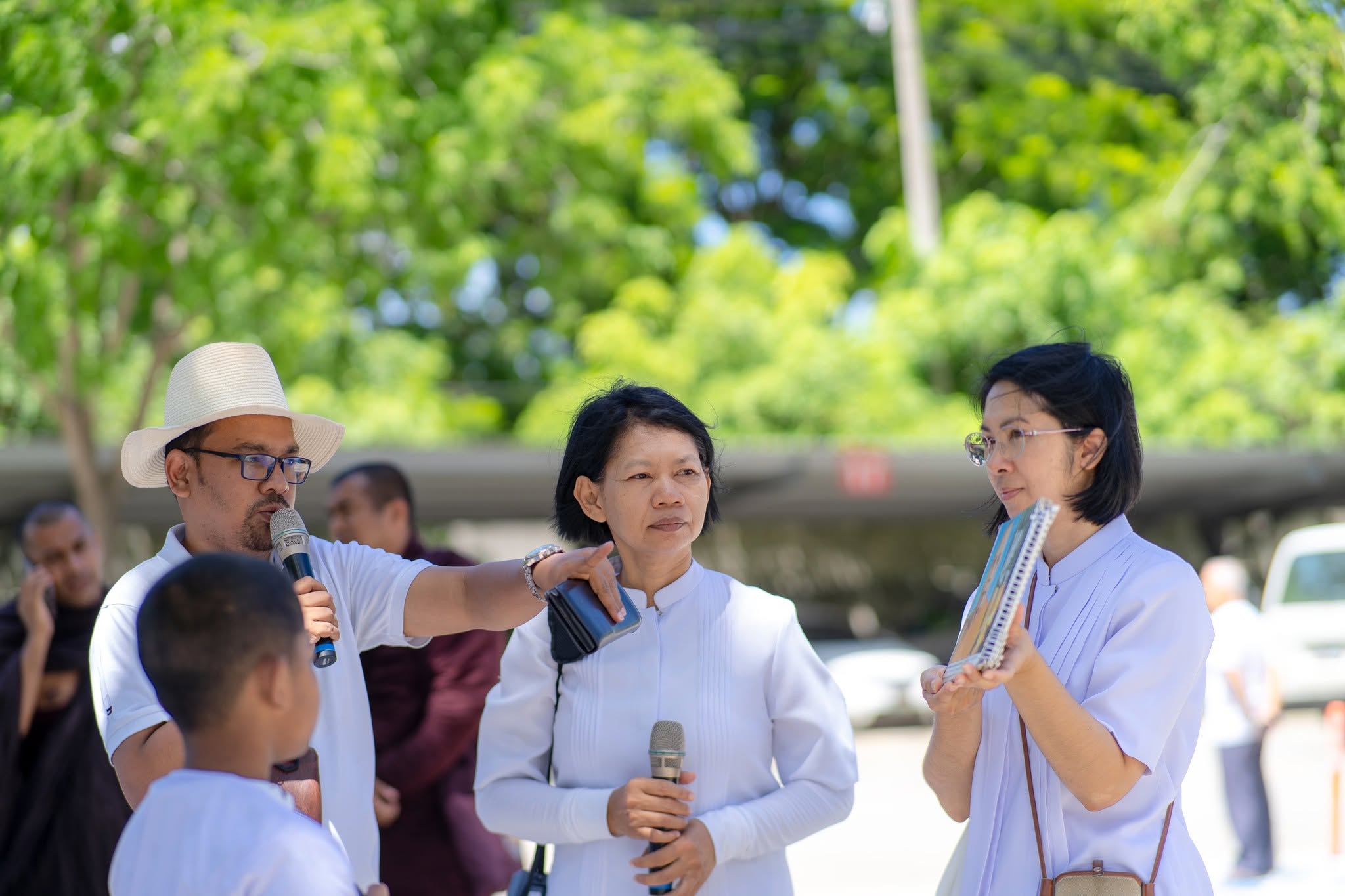 ชาวบังกลาเทศ เดินทางมาเยี่ยมวัดพระธรรมกาย จังหวัดปทุมธานี