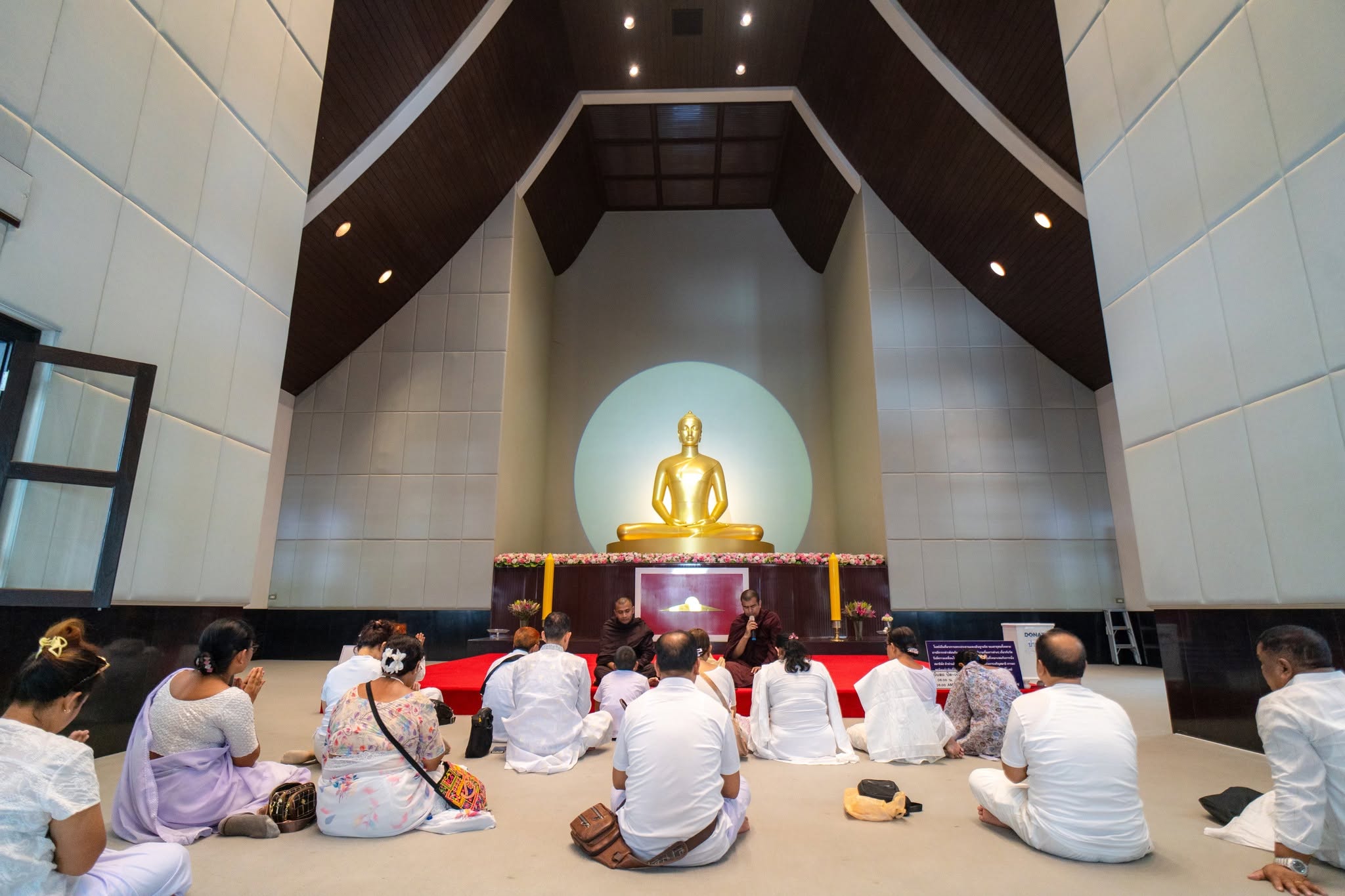 ชาวบังกลาเทศ เดินทางมาเยี่ยมวัดพระธรรมกาย จังหวัดปทุมธานี