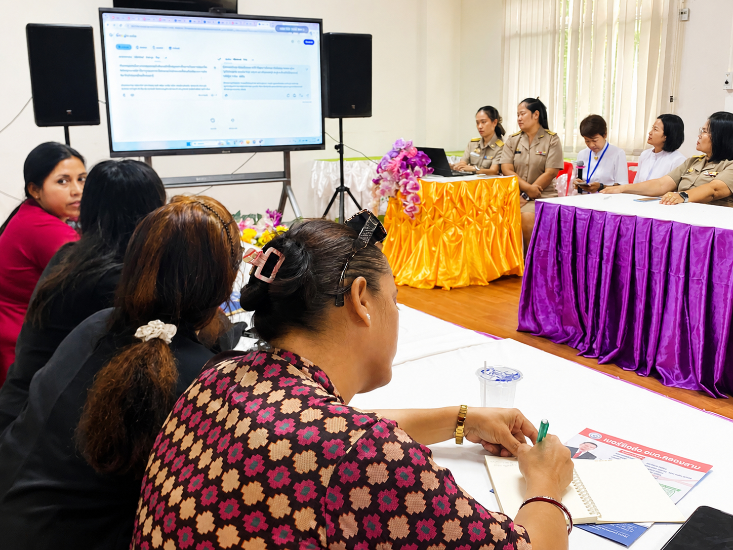 องค์การบริหารส่วนตำบลคลองสาม ต้อนรับคณะผู้บริหารและครูเนปาล มาศึกษาดูงานแลกเปลี่ยนนวัตกรรมการศึกษาไทย