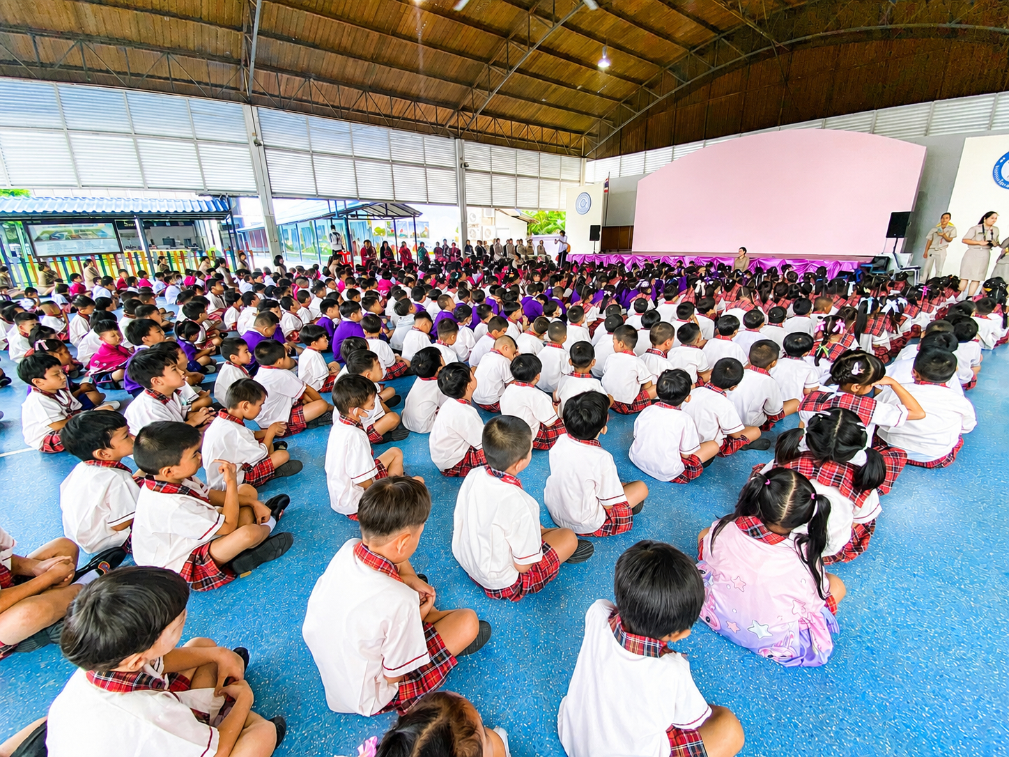 องค์การบริหารส่วนตำบลคลองสาม ต้อนรับคณะผู้บริหารและครูเนปาล มาศึกษาดูงานแลกเปลี่ยนนวัตกรรมการศึกษาไทย