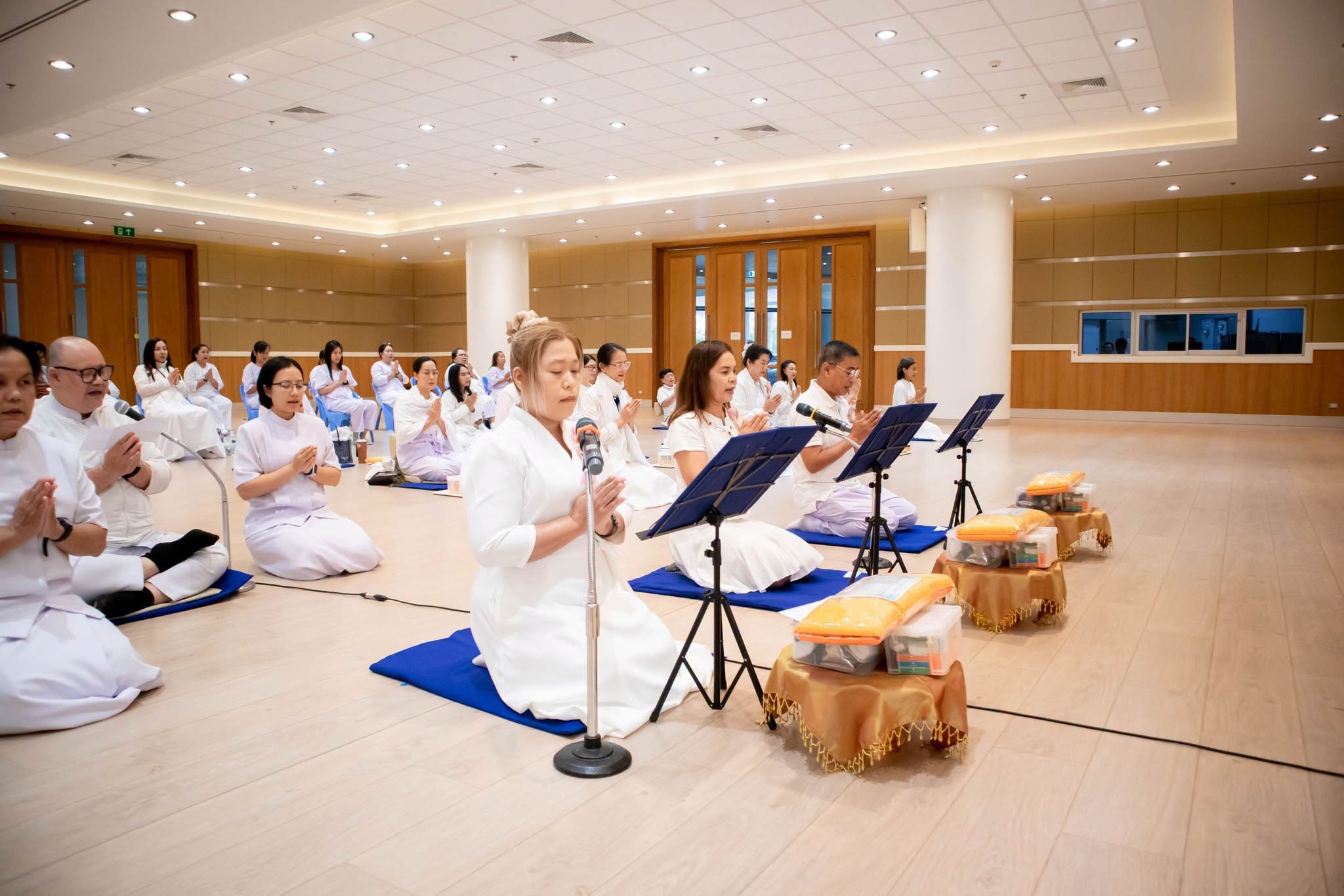 ชมรมพุทธศาสตร์สากล จัดโครงการปฏิบัติธรรมครูฟื้นฟูศีลธรรมโลก รุ่นที่ 4