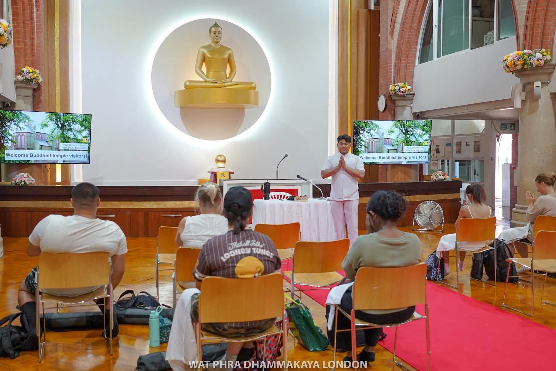นักเรียนโรงเรียน Halow มาเรียนรู้พระพุทธศาสนาและฝึกสมาธิ ณ วัดพระธรรมกายลอนดอน