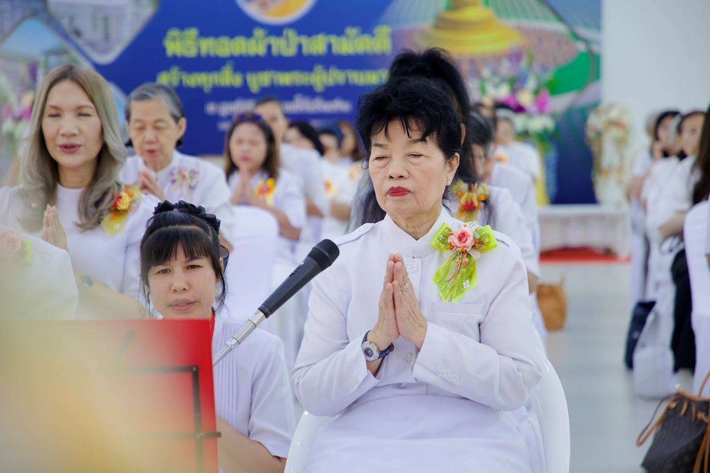 ศูนย์ปฏิบัติธรรมน้ำใสใจสว่าง จัดพิธีทอดผ้าป่าสถาปนาอาคารโรงครัวและหอฉันคุณยายอาจารย์ฯ