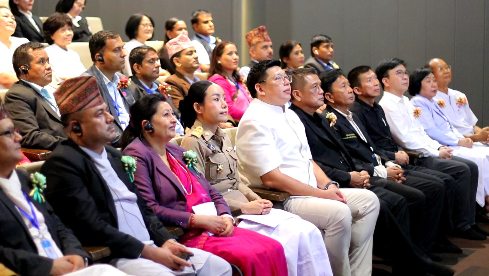 พิธีมอบเกียรติบัตรและปิดโครงการอบรม UG5 คณะครูเนปาล รุ่นที่ 4 ณ วัดพระธรรมกาย