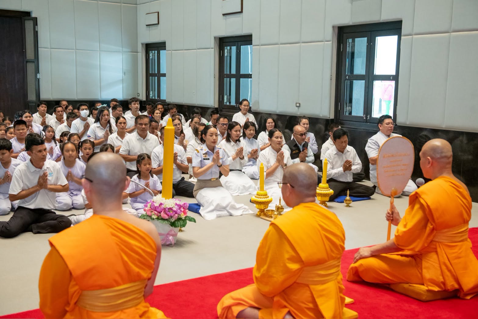 นายอำเภอคลองหลวง นำเยาวชนถวายเทียนพรรษา ณ วัดพระธรรมกาย