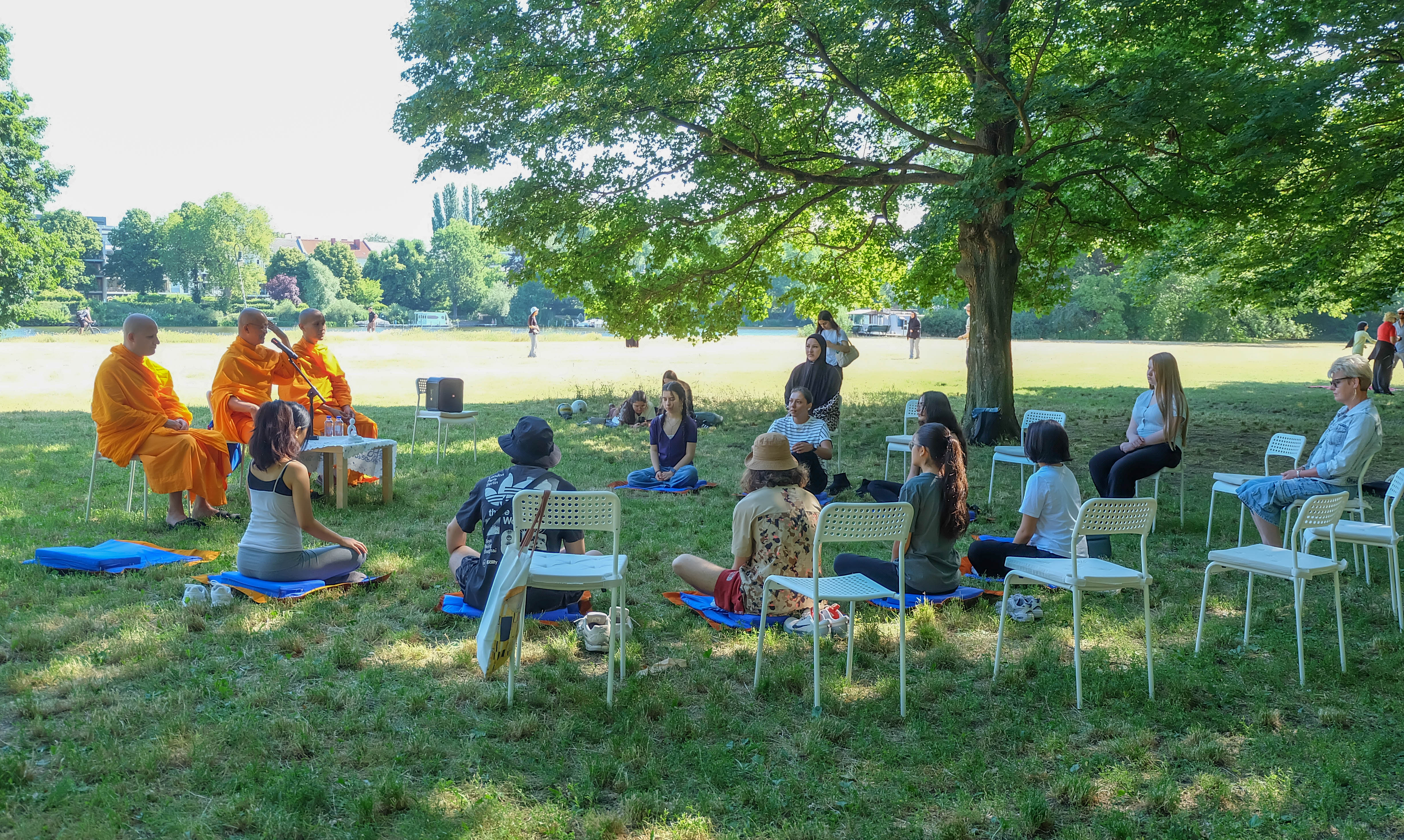 วัดพระธรรมกายเบอร์ลิน จัดปฏิบัติธรรม ณ Treptower Park