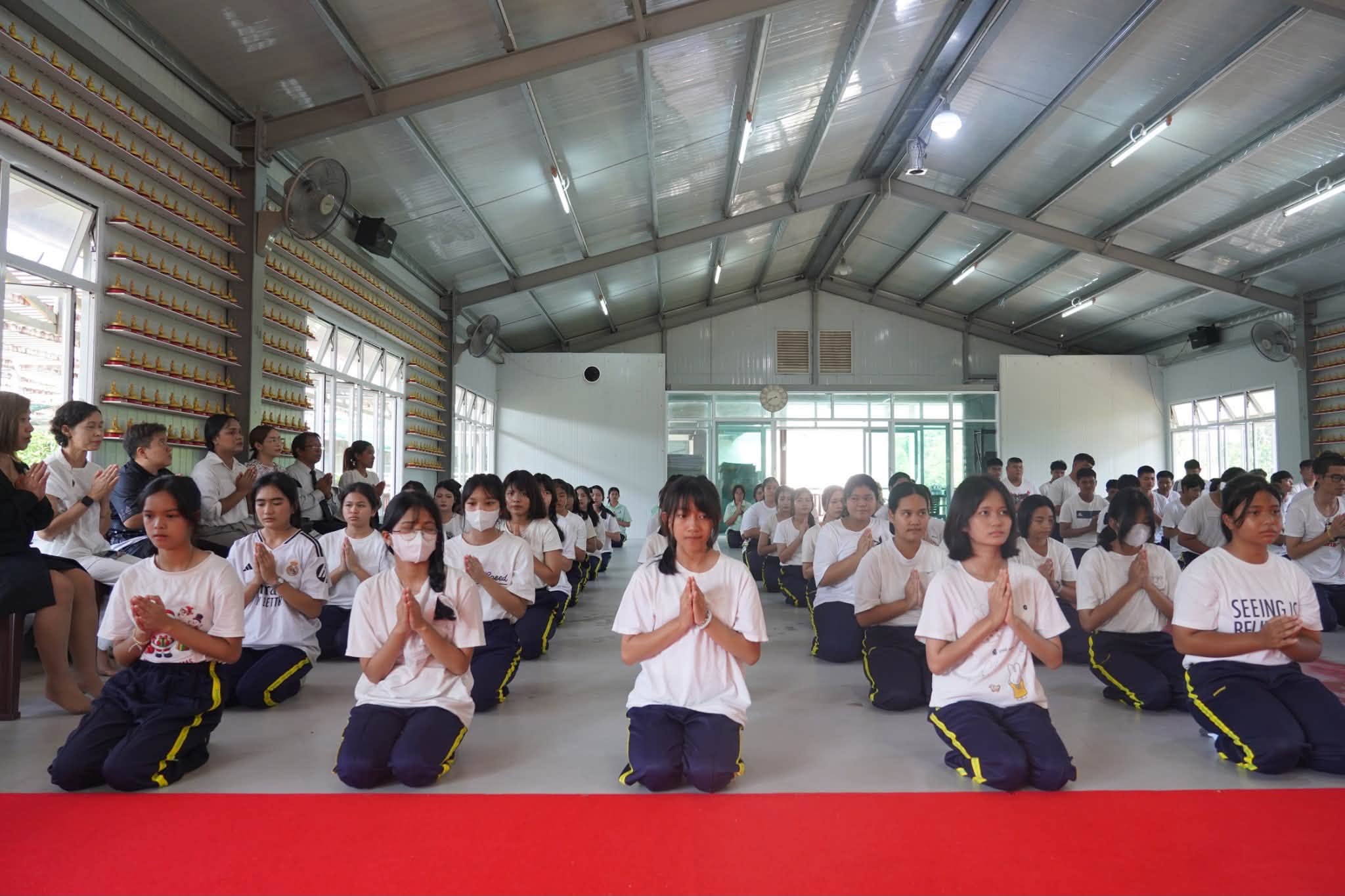 โรงเรียนนราธิวาส ร่วมกับ ศูนย์อบรมเยาวชนเมืองนราธิวาส จัดค่ายคุณธรรมจริยธรรม
