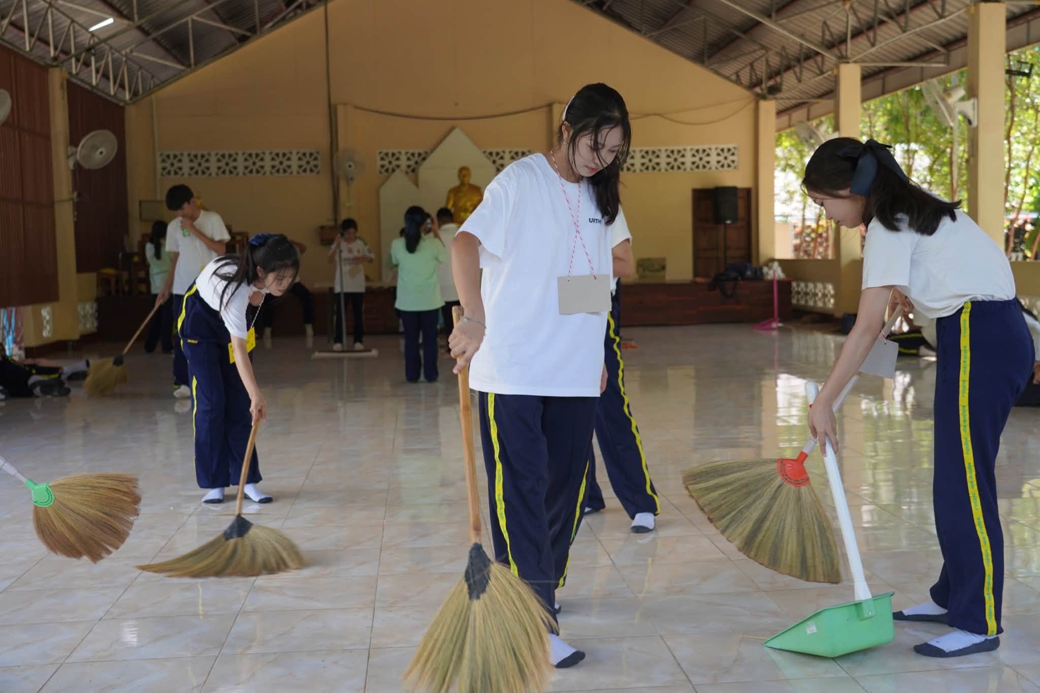 โรงเรียนนราธิวาส ร่วมกับ ศูนย์อบรมเยาวชนเมืองนราธิวาส จัดค่ายคุณธรรมจริยธรรม