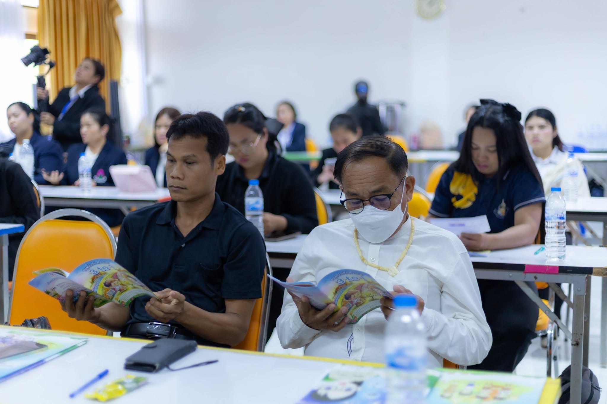 ชมรมพุทธศาสตร์สากลร่วมกับสำนักงานเขตพื้นที่การศึกษาประถมศึกษาฉะเชิงเทรา เขต 2 จัดกิจกรรมรับสื่อนวัตกรรมและปฐมนิเทศ V-Star ปี 2569