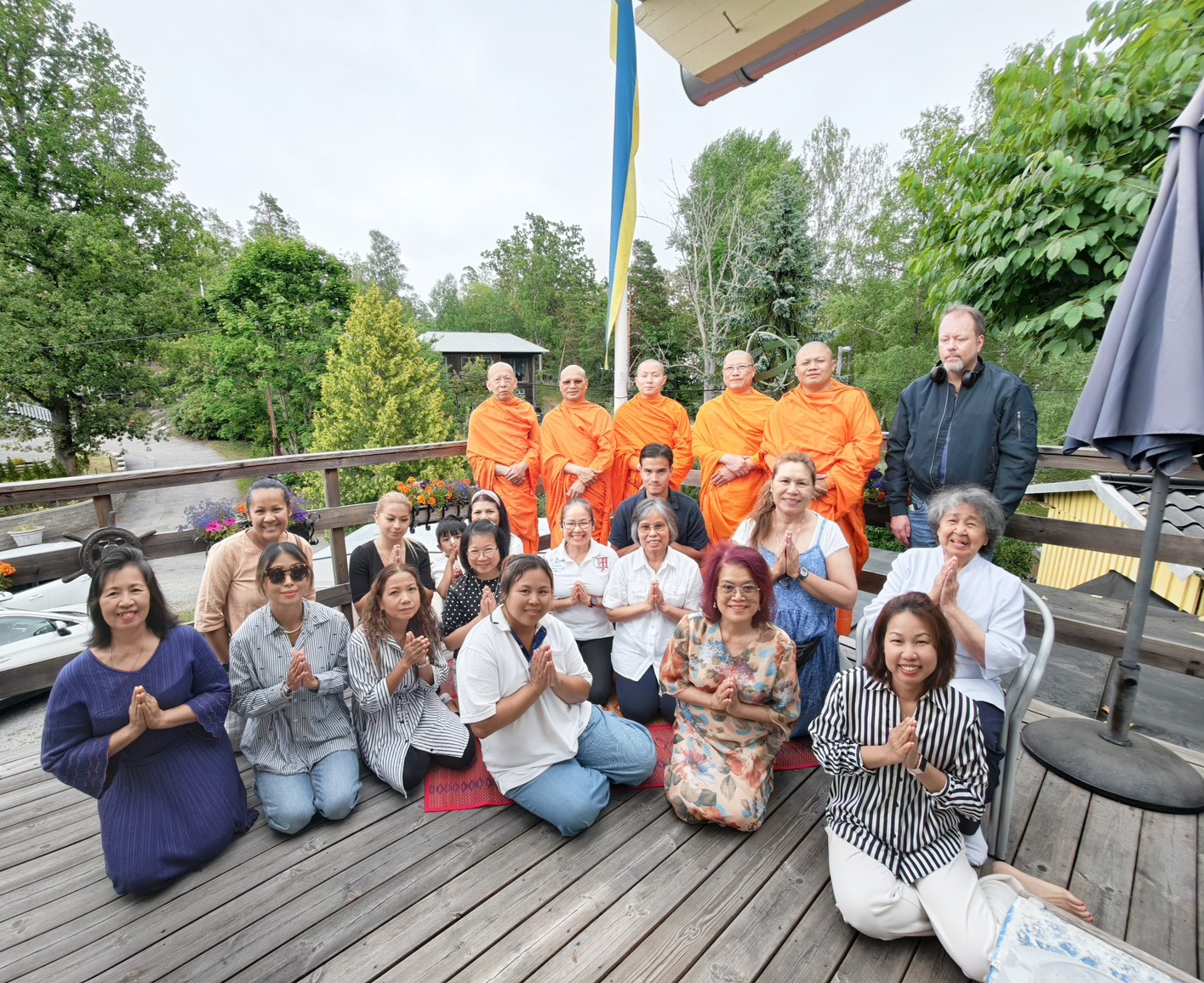 คณะสงฆ์วัดพระธรรมกายสตอกโฮล์ม จัดปฏิบัติธรรมบ้านกัลยาณมิตร