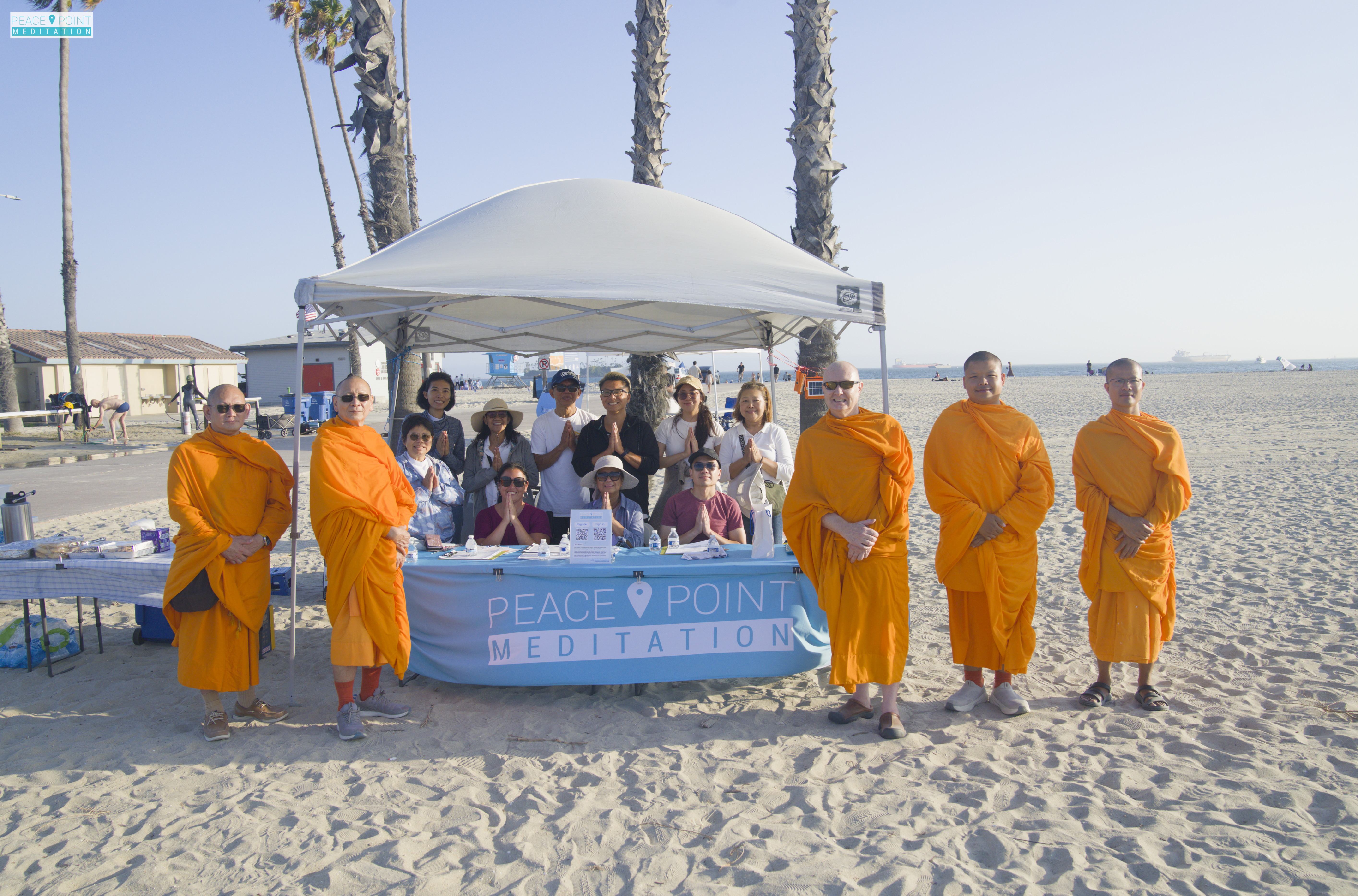 วัดพระธรรมกายแคลิฟอร์เนีย จัดปฏิบัติธรรม ณ ชายหาดเบลมอนต์