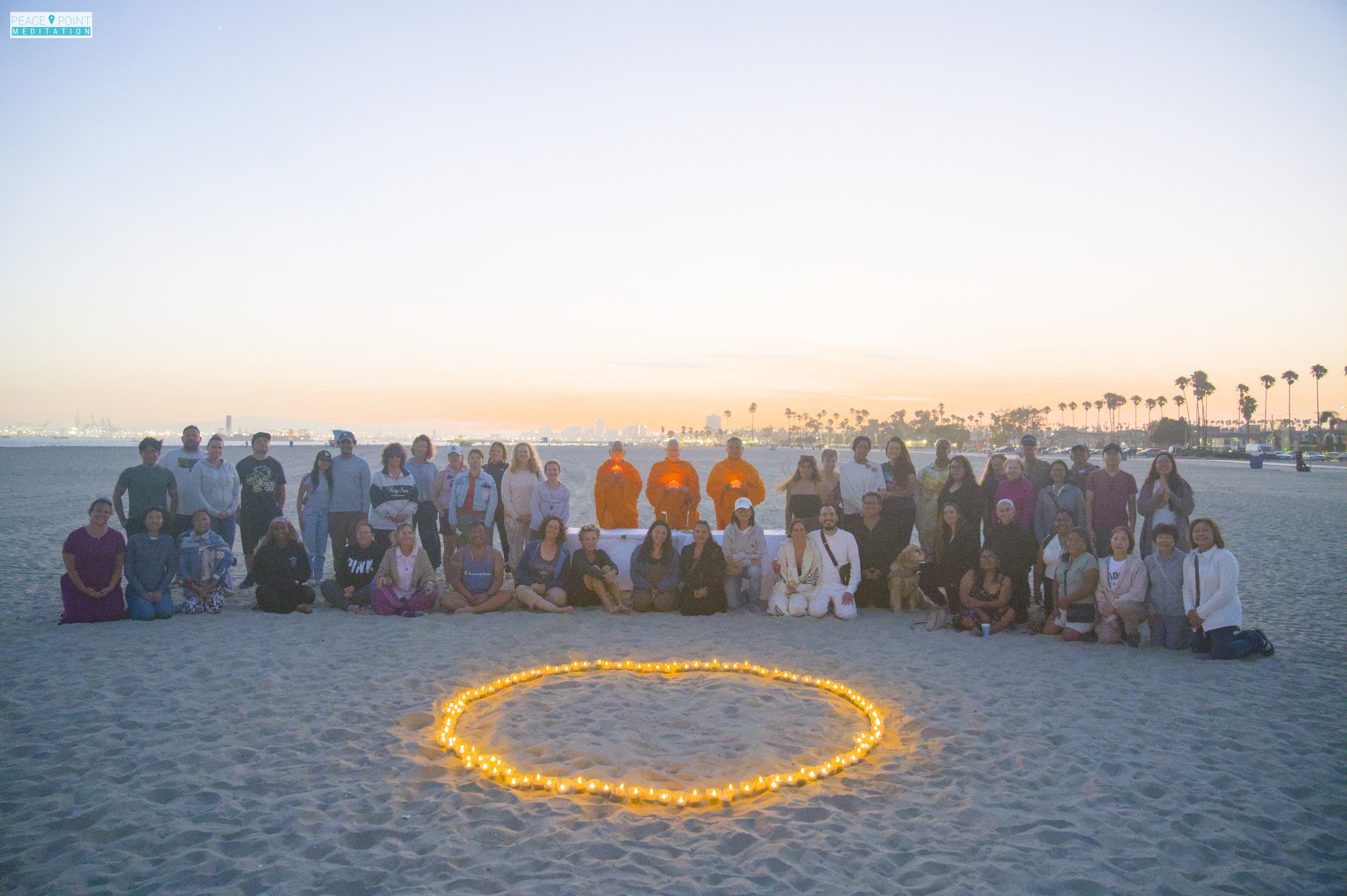 วัดพระธรรมกายแคลิฟอร์เนีย จัดปฏิบัติธรรม ณ ชายหาดเบลมอนต์