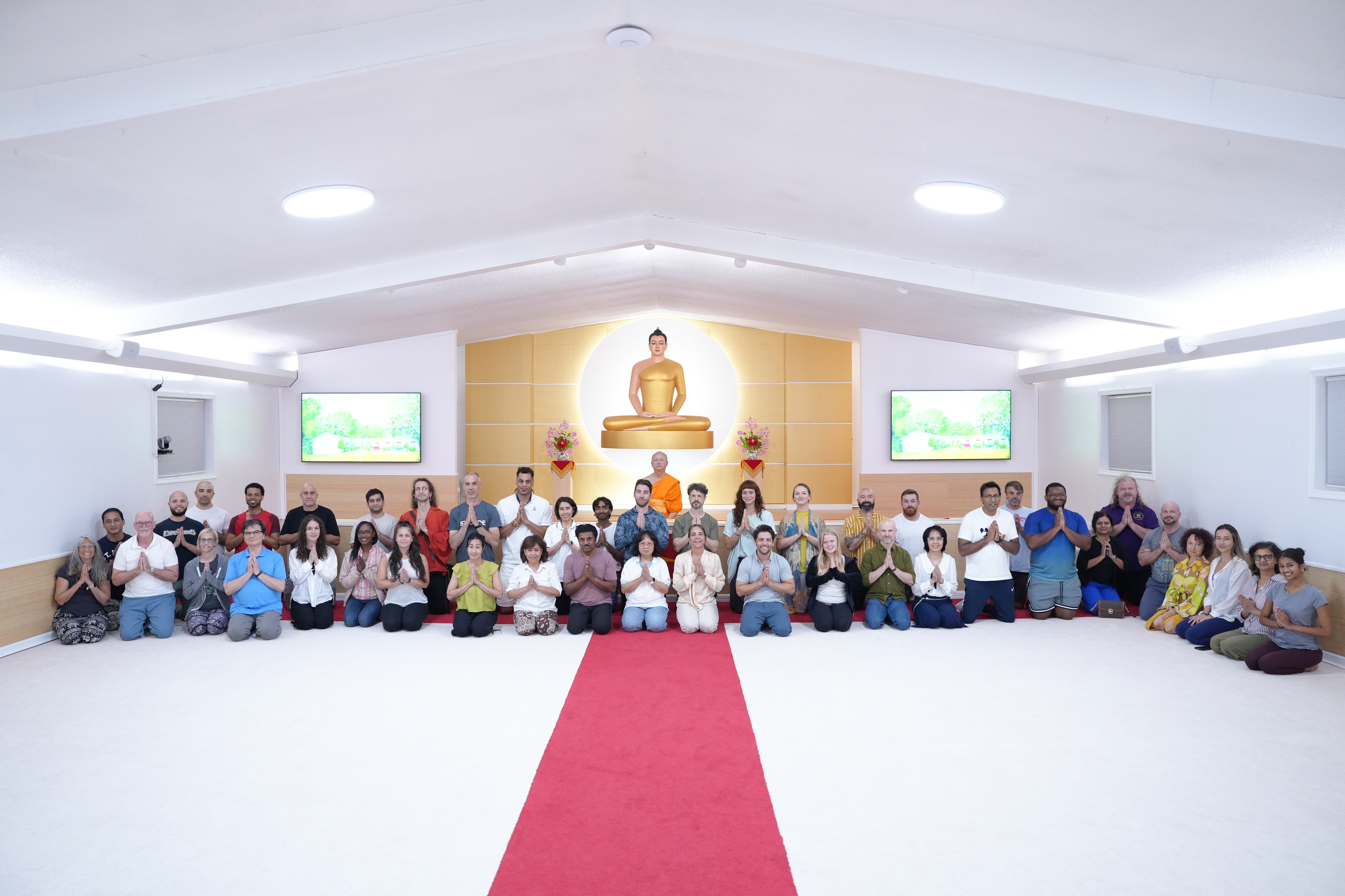 วัดพระธรรมกายจอร์เจีย จัดกิจกรรมนั่งสมาธิสำหรับชาวท้องถิ่น