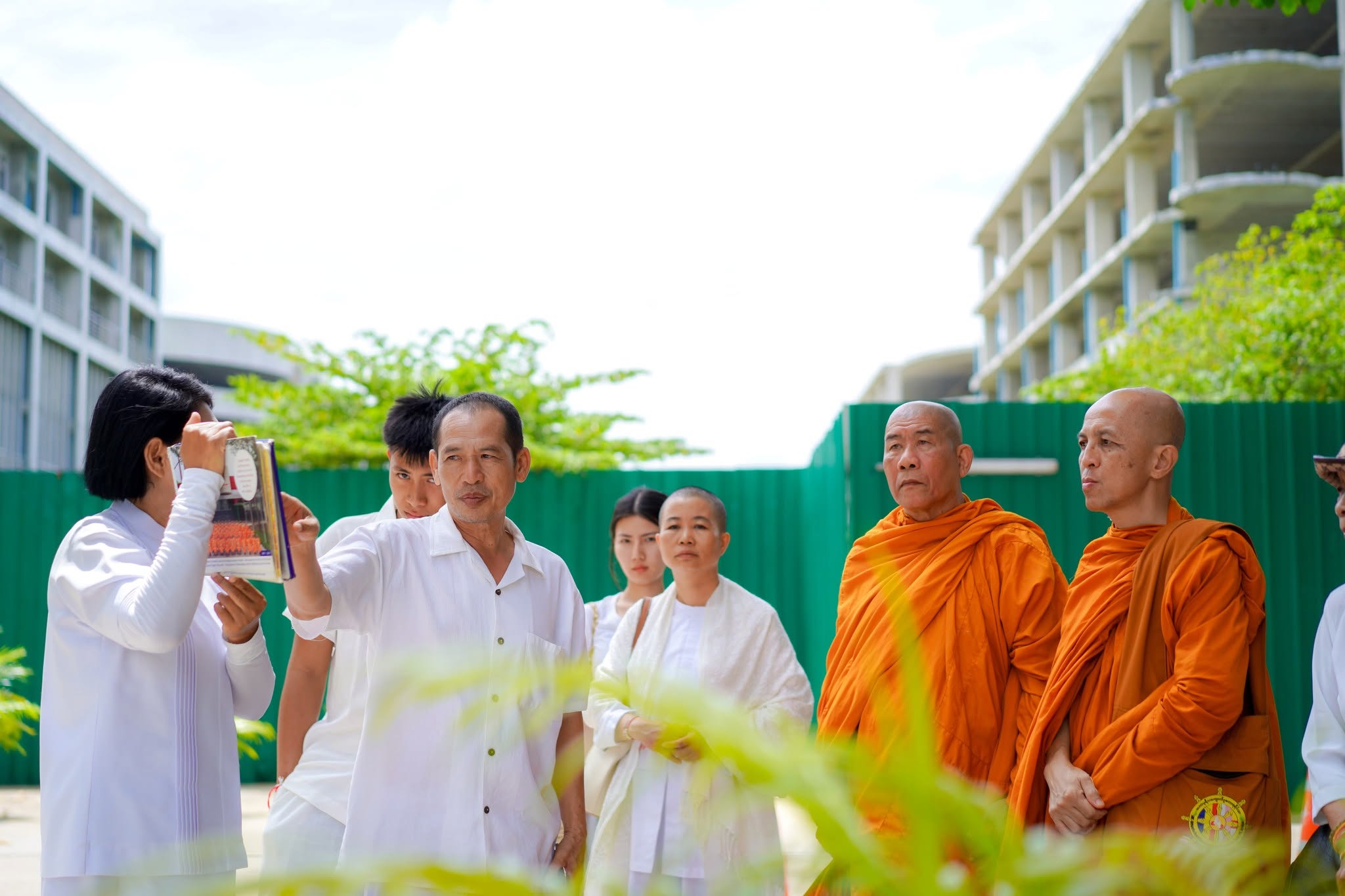 คณะผู้แสวงบุญชาวเวียดนาม เดินทางมาเยี่ยมชมวัดพระธรรมกาย